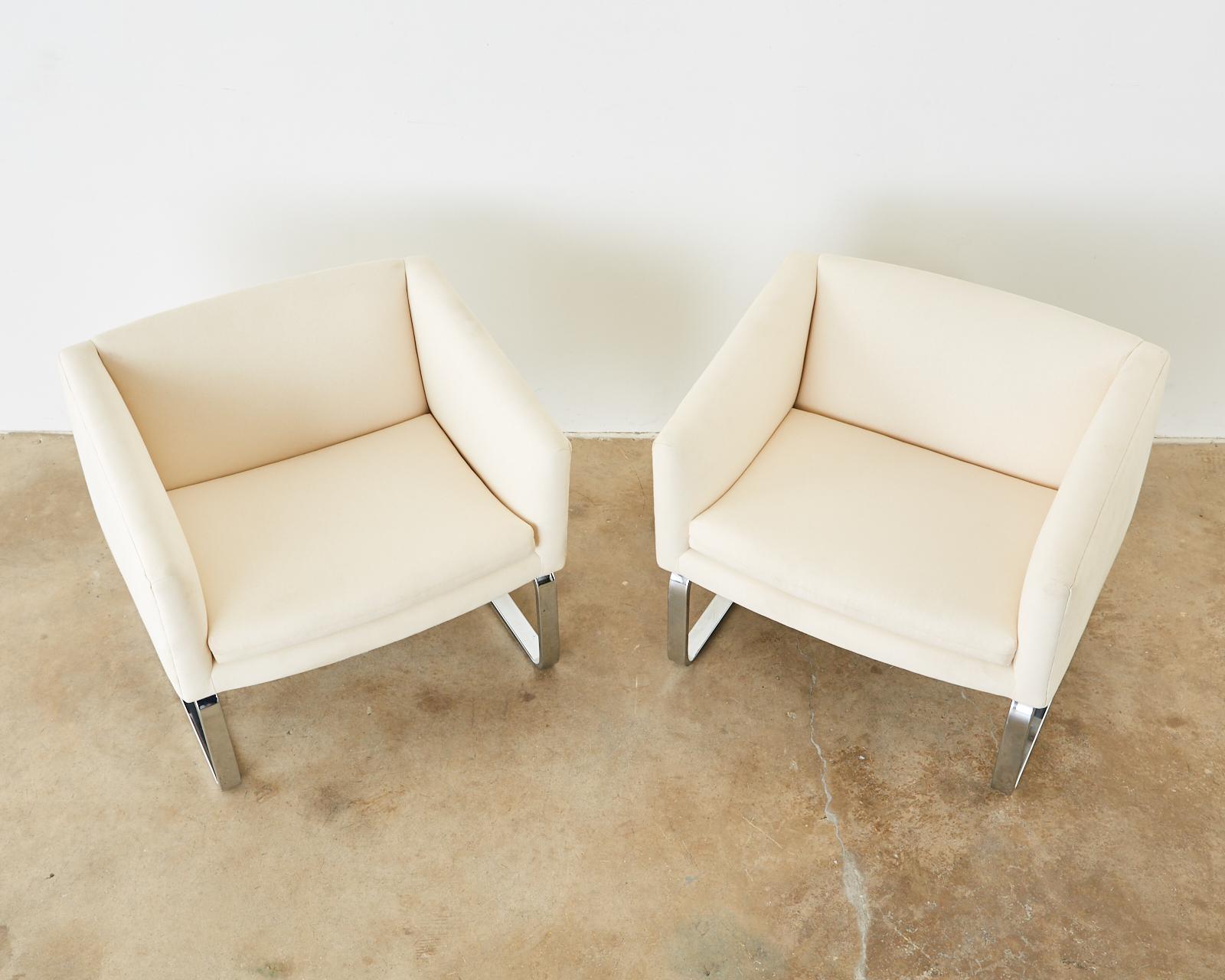 Steel Pair of Selig Mid-Century Modern Cantilever Lounge Chairs