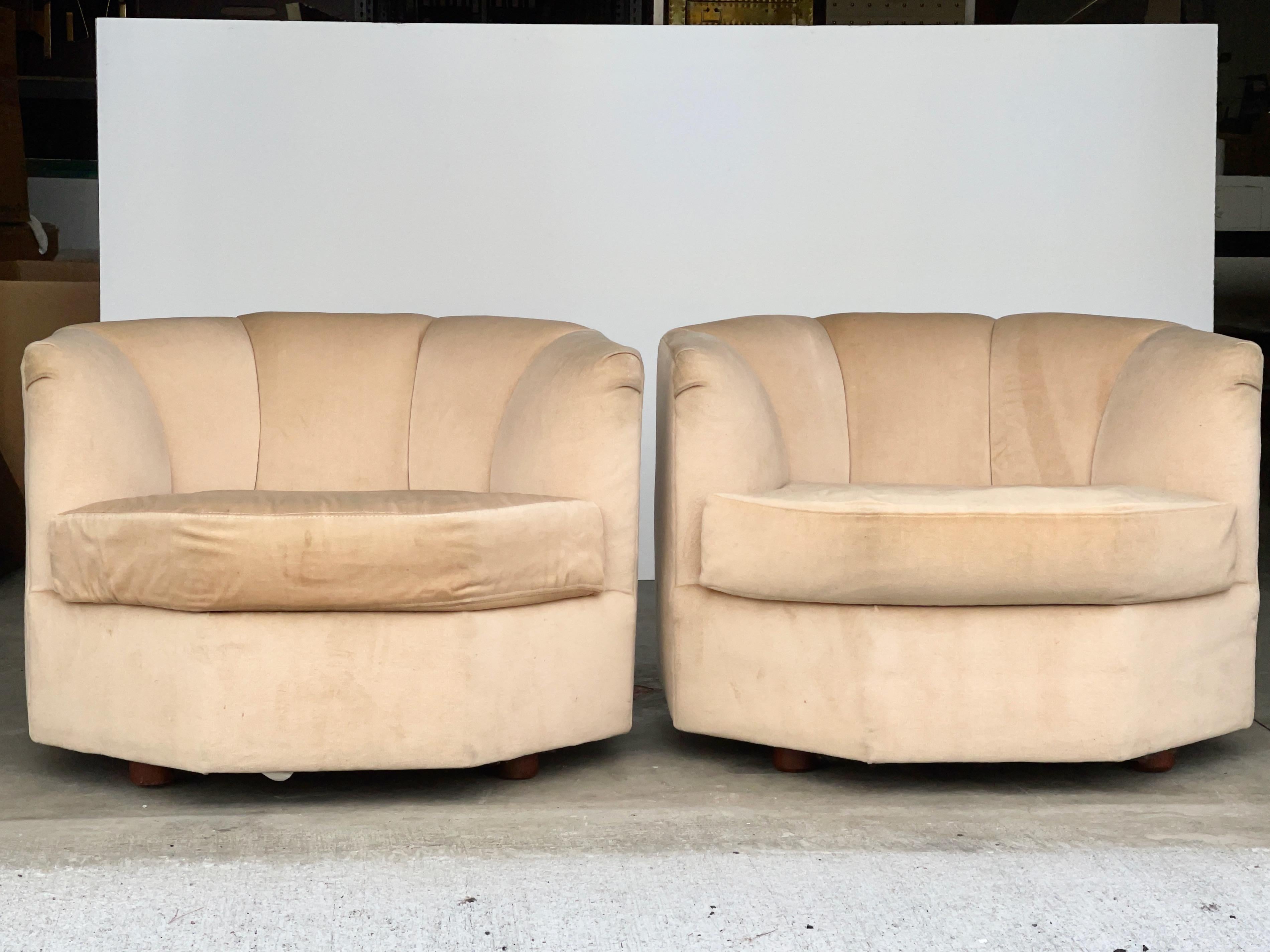 Paire de chaises longues de forme octogonale produites en 1979 par Selig Manufacturing pour leur collection de sièges modulaires 