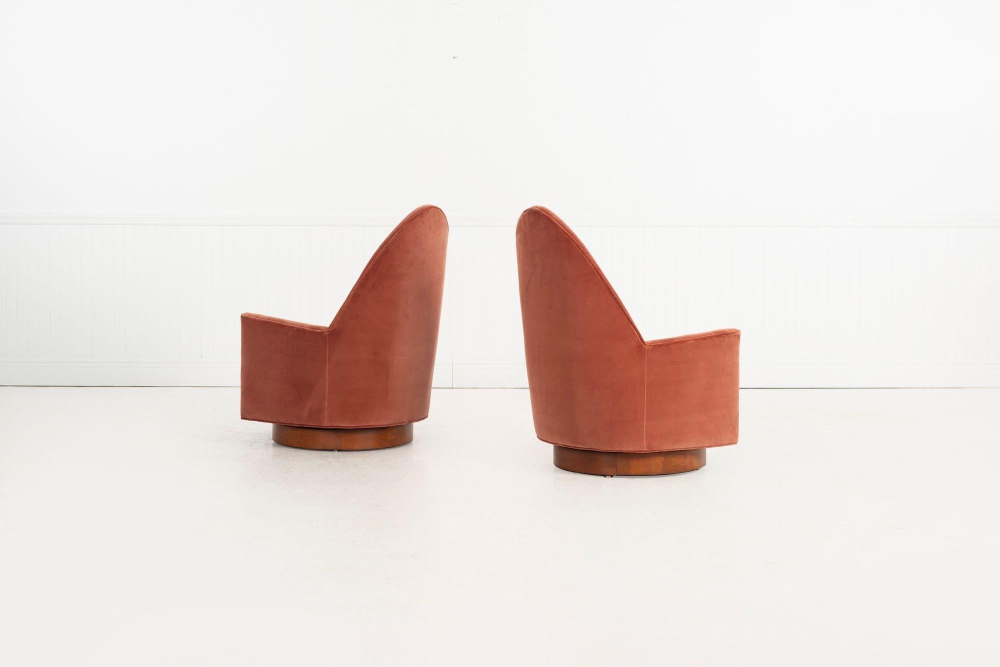 Pair of Selig Swivel Lounge Chairs 1965 In Good Condition For Sale In Chicago, IL