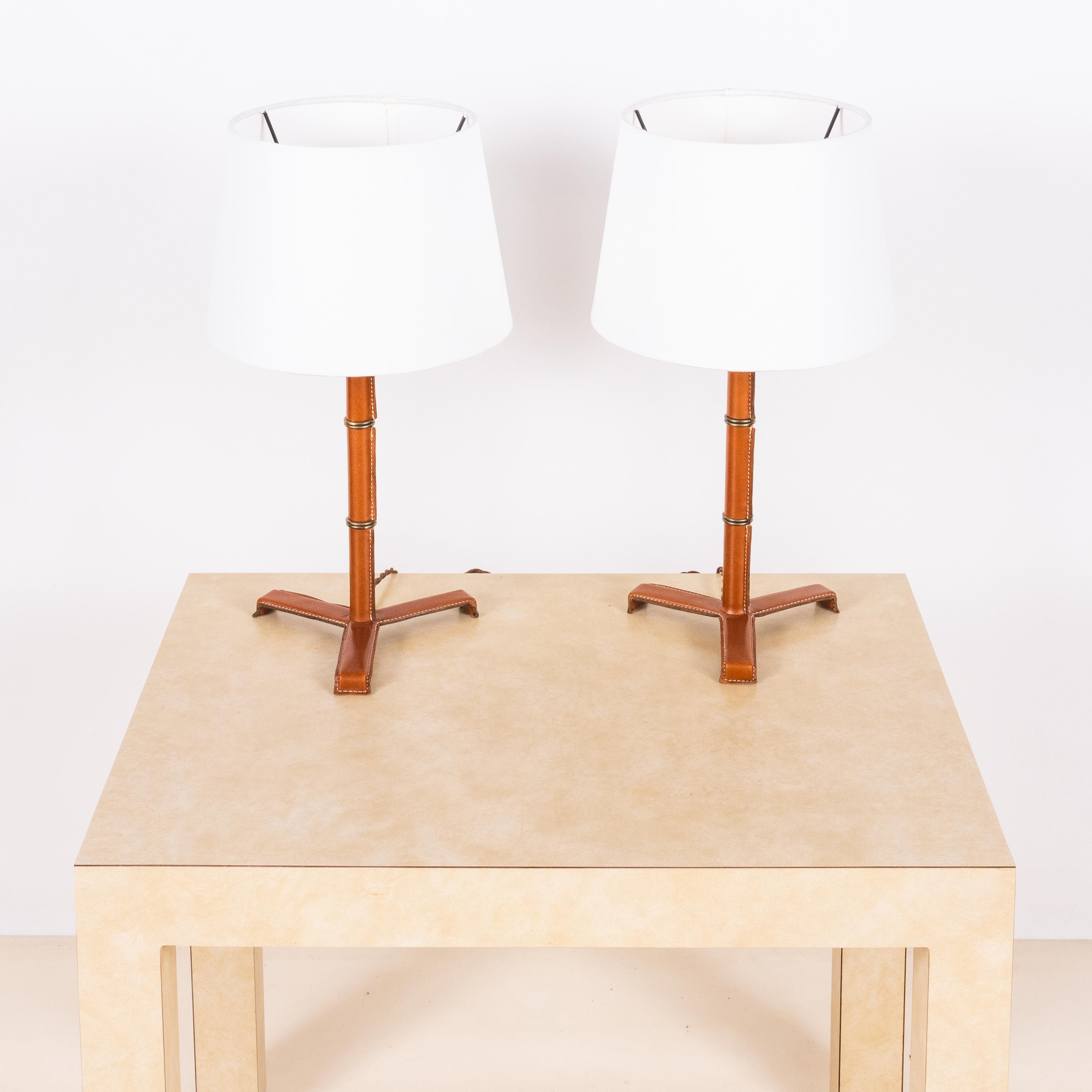 Modern Pair of 'Sellier' Stitched Tan Leather Lamps by Design Frères For Sale