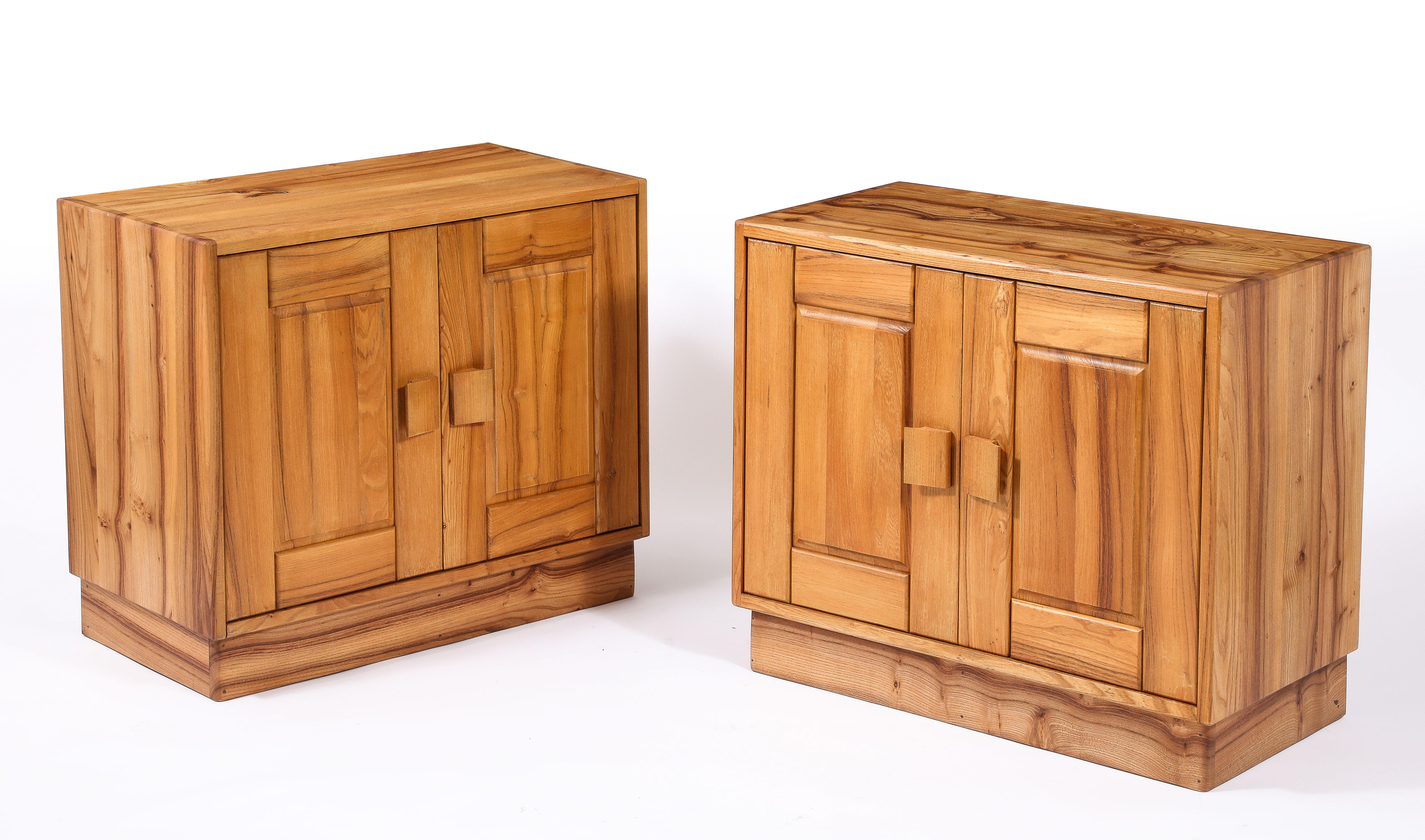 Paire de commodes Selz en orme, France, années 1960 en vente 5