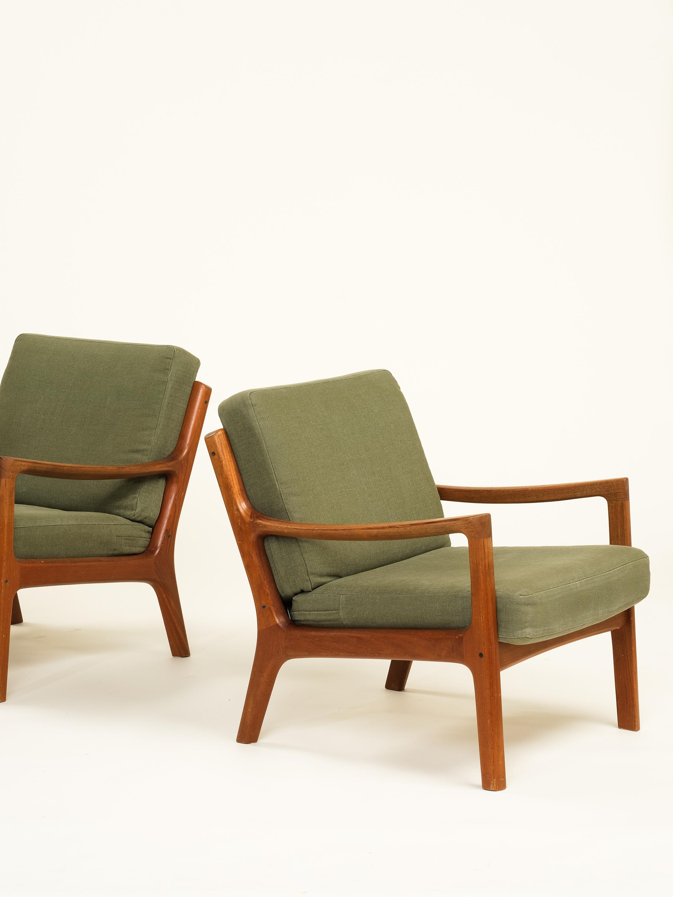 Pair of Danish modern lounge chairs Model 116 / 
