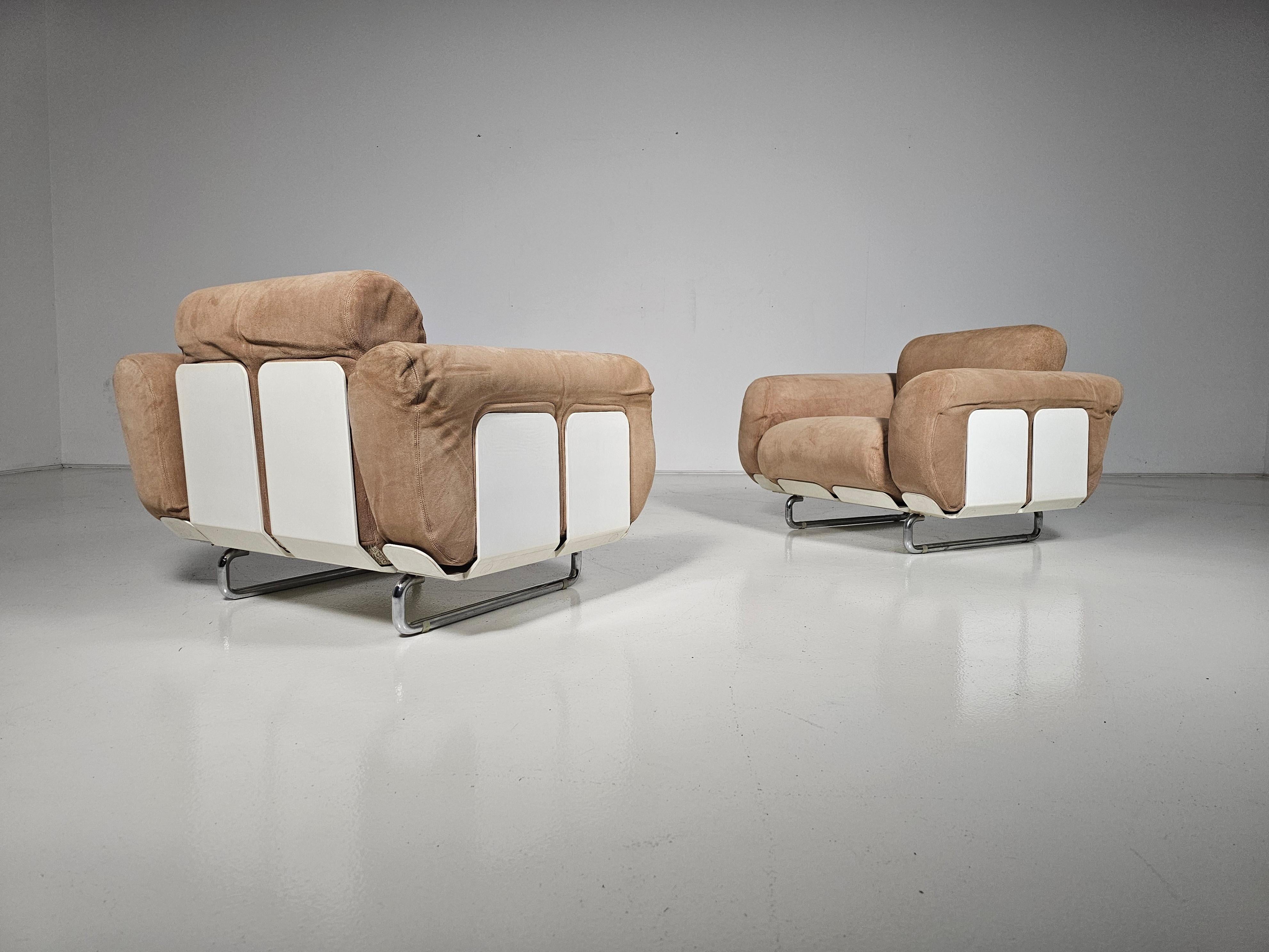 Daim Paire de chaises longues Senzafine d'Eleonore Peduzzi Riva pour Zanotta, années 1960 en vente