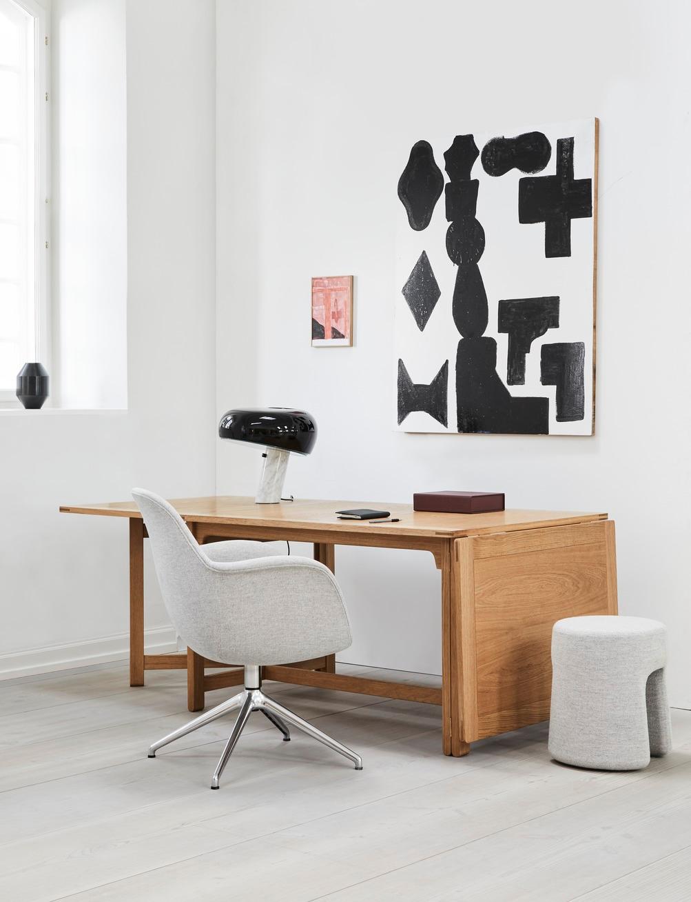 The iconic Sequoia tunnel tree was the inspiration for Space Copenhagen’s design of the Sequoia Pouf. The Sequoia Pouf is compact, moveable and versatile. It features soft contours and a feeling of seamless upholstery, in its fluffy sheepskin.

Key