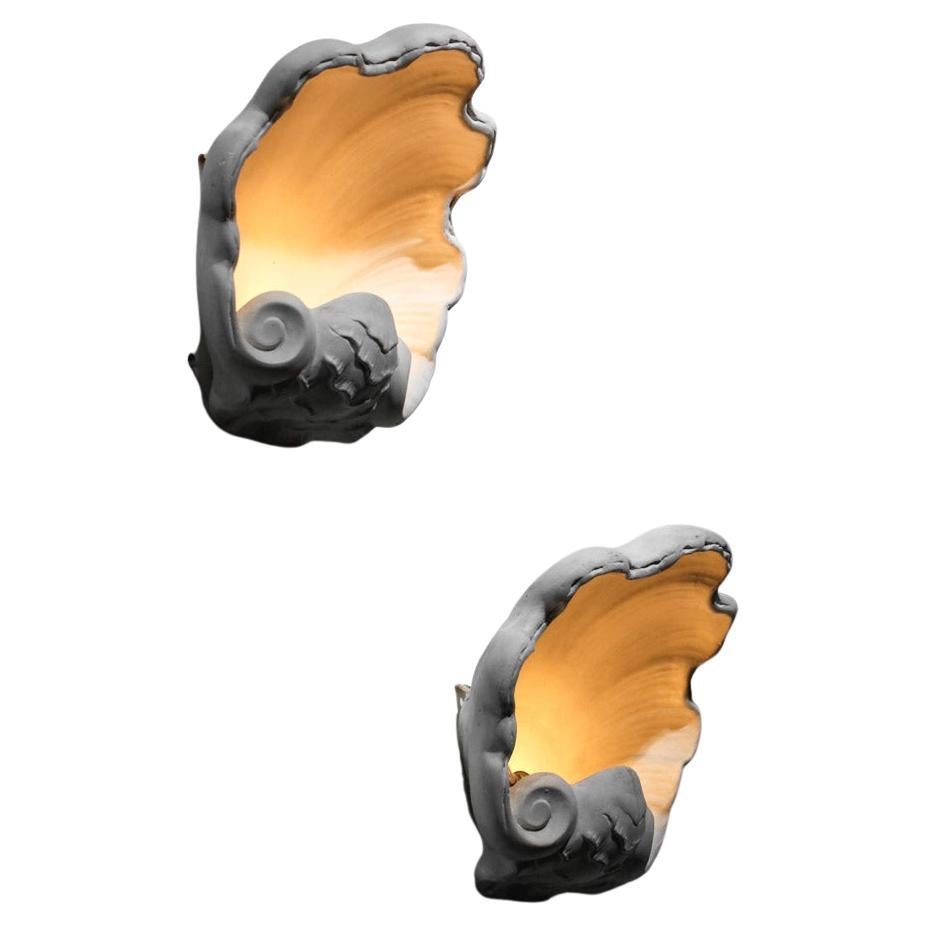 Paar Gipsschalen-Wandleuchten im Stil von Serge Roche aus den 1940er Jahren im Angebot