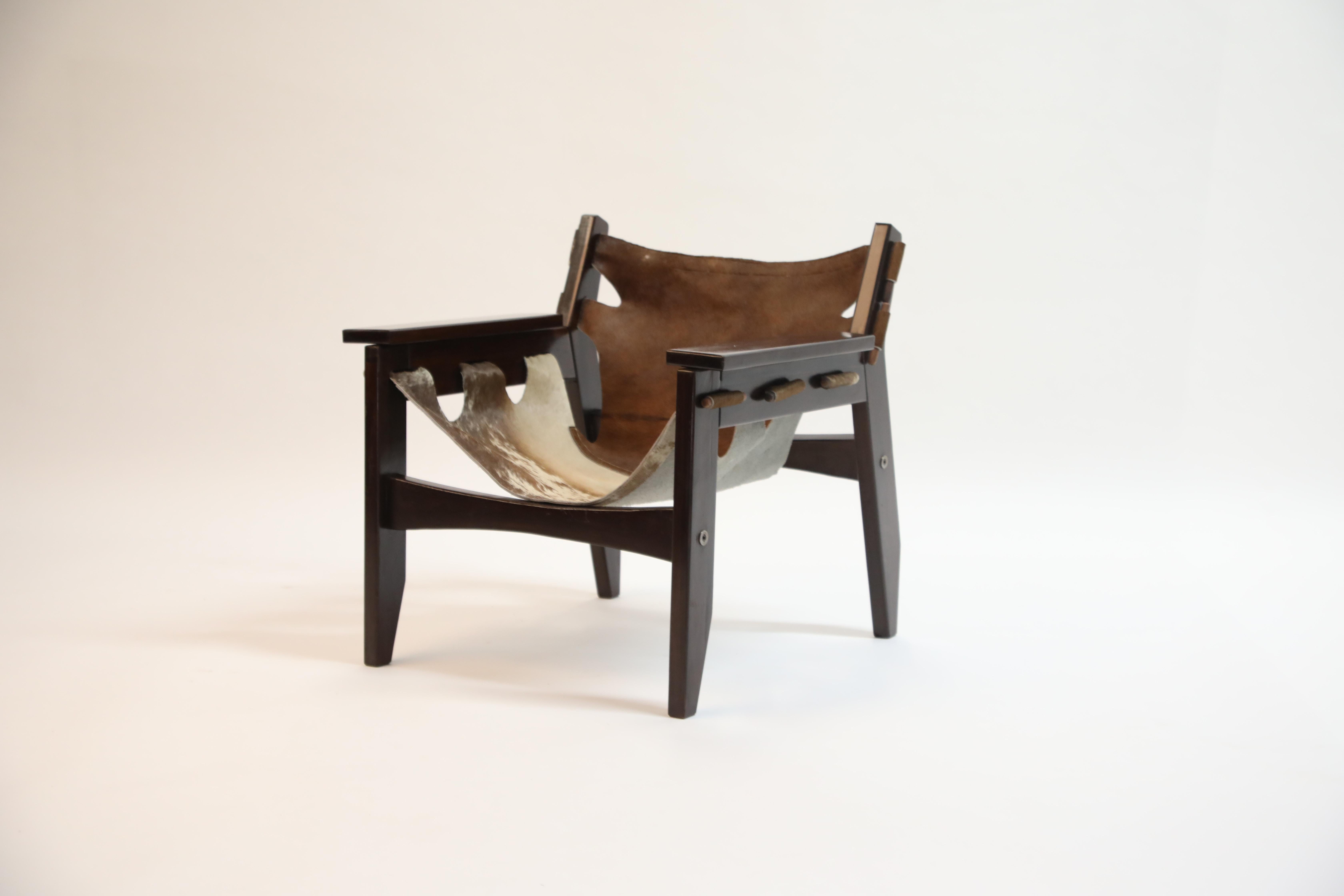 Brazilian Pair of Sergio Rodrigues Kilin Chairs in Rosewood and Cowhide, OCA, Brazil 1970s
