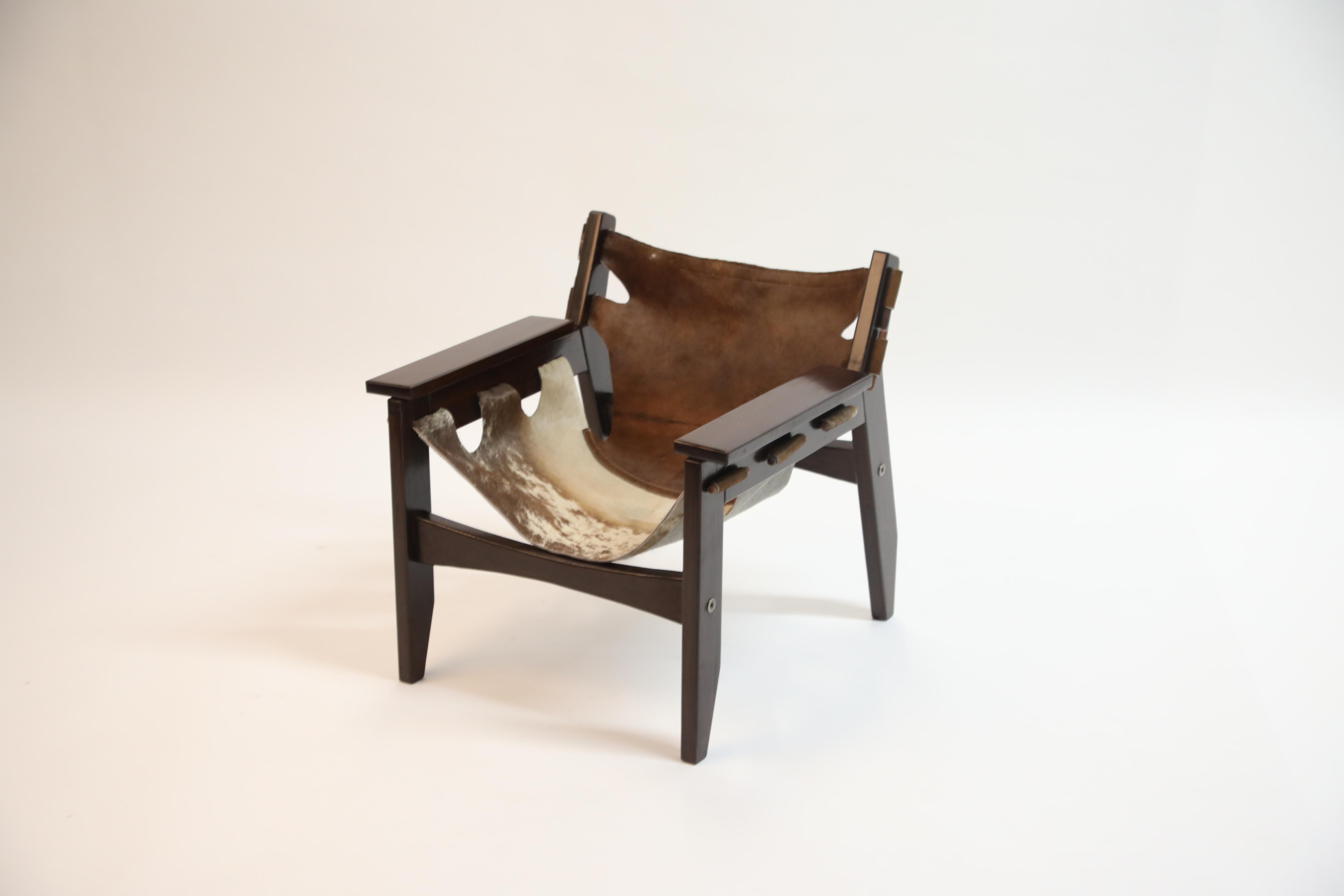 Leather Pair of Sergio Rodrigues Kilin Chairs in Rosewood and Cowhide, OCA, Brazil 1970s
