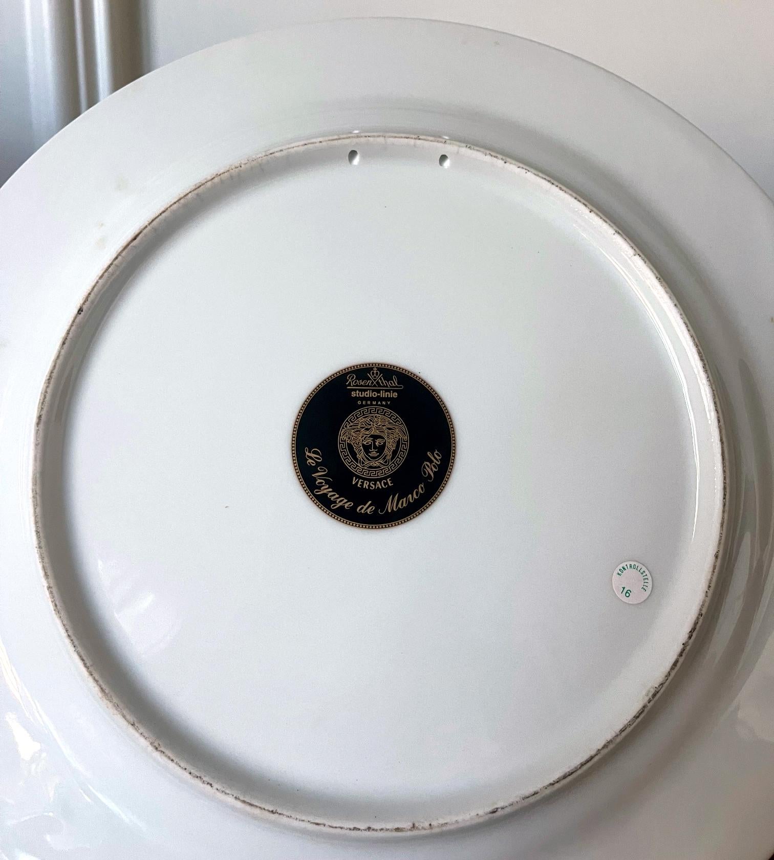 Pair of Serving Platters by Versace for Rosenthal For Sale 3
