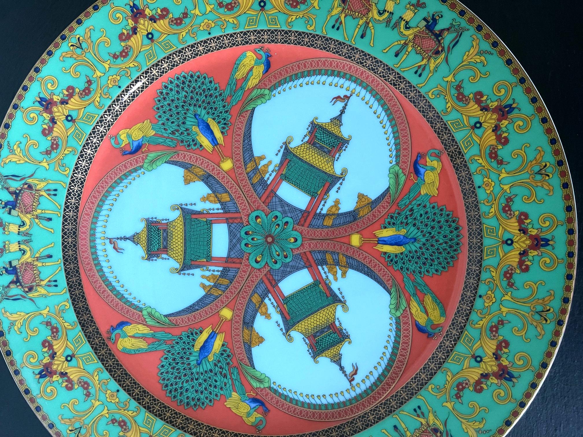 20th Century Pair of Serving Platters by Versace for Rosenthal For Sale