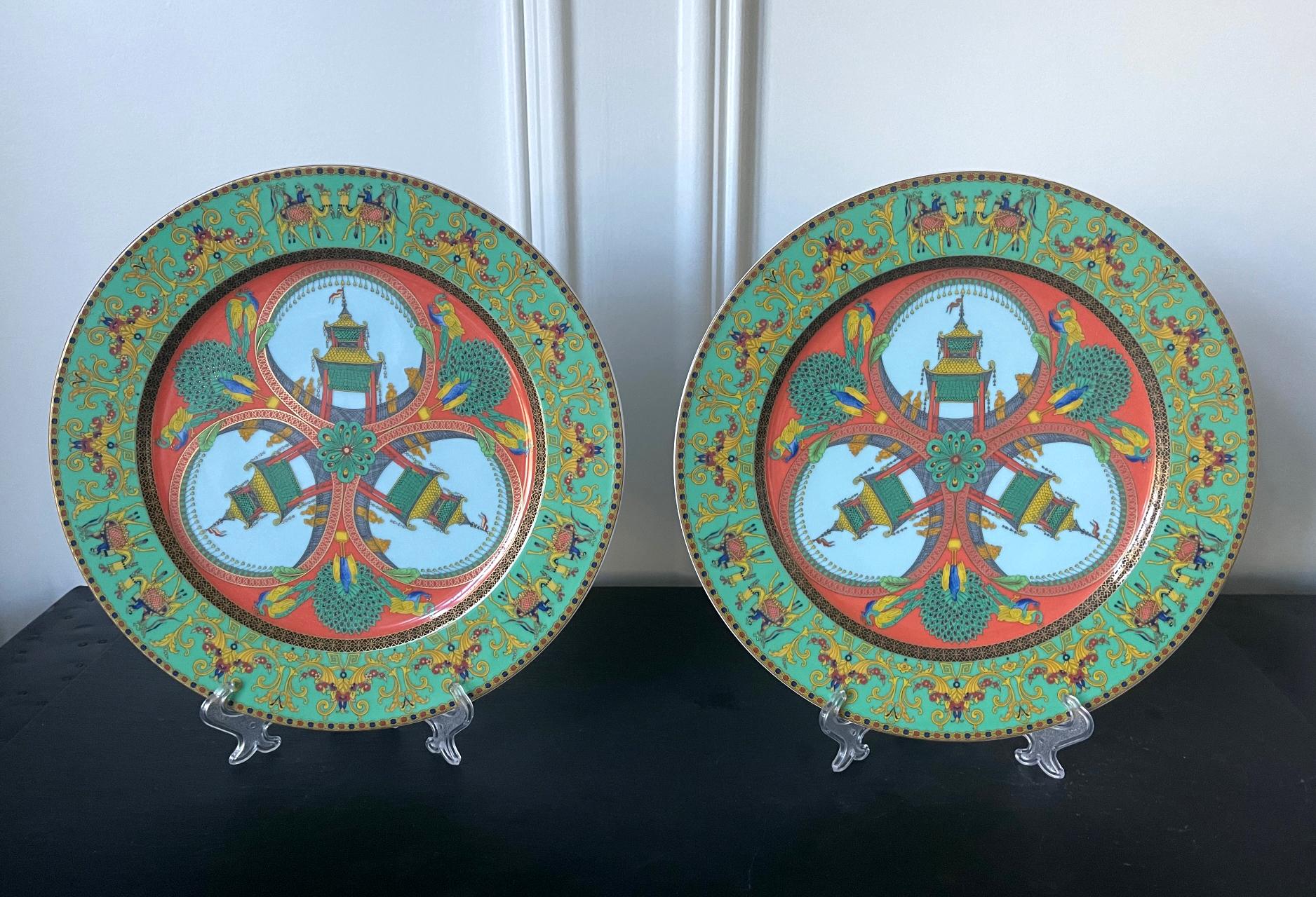 Pair of Serving Platters by Versace for Rosenthal For Sale 1