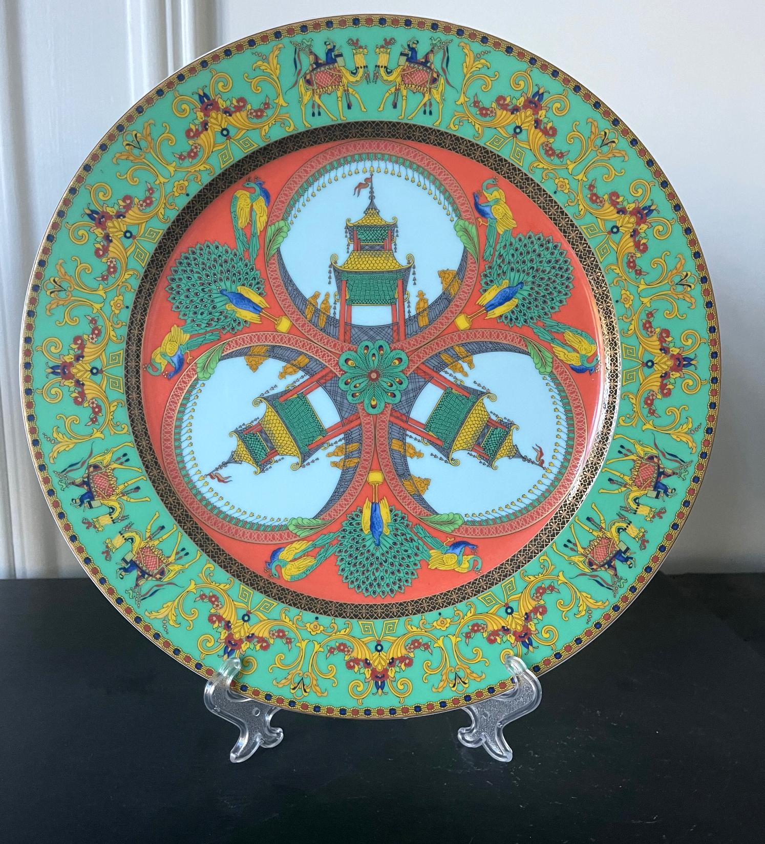 Pair of Serving Platters by Versace for Rosenthal For Sale 2