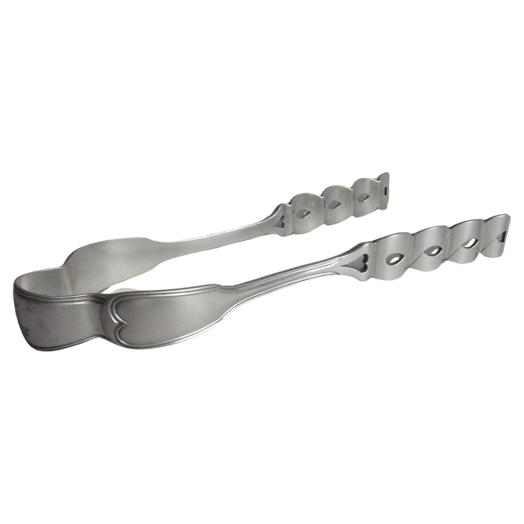 Pair of Serving Tongs Made in London by Francis Higgins, 1855 For Sale