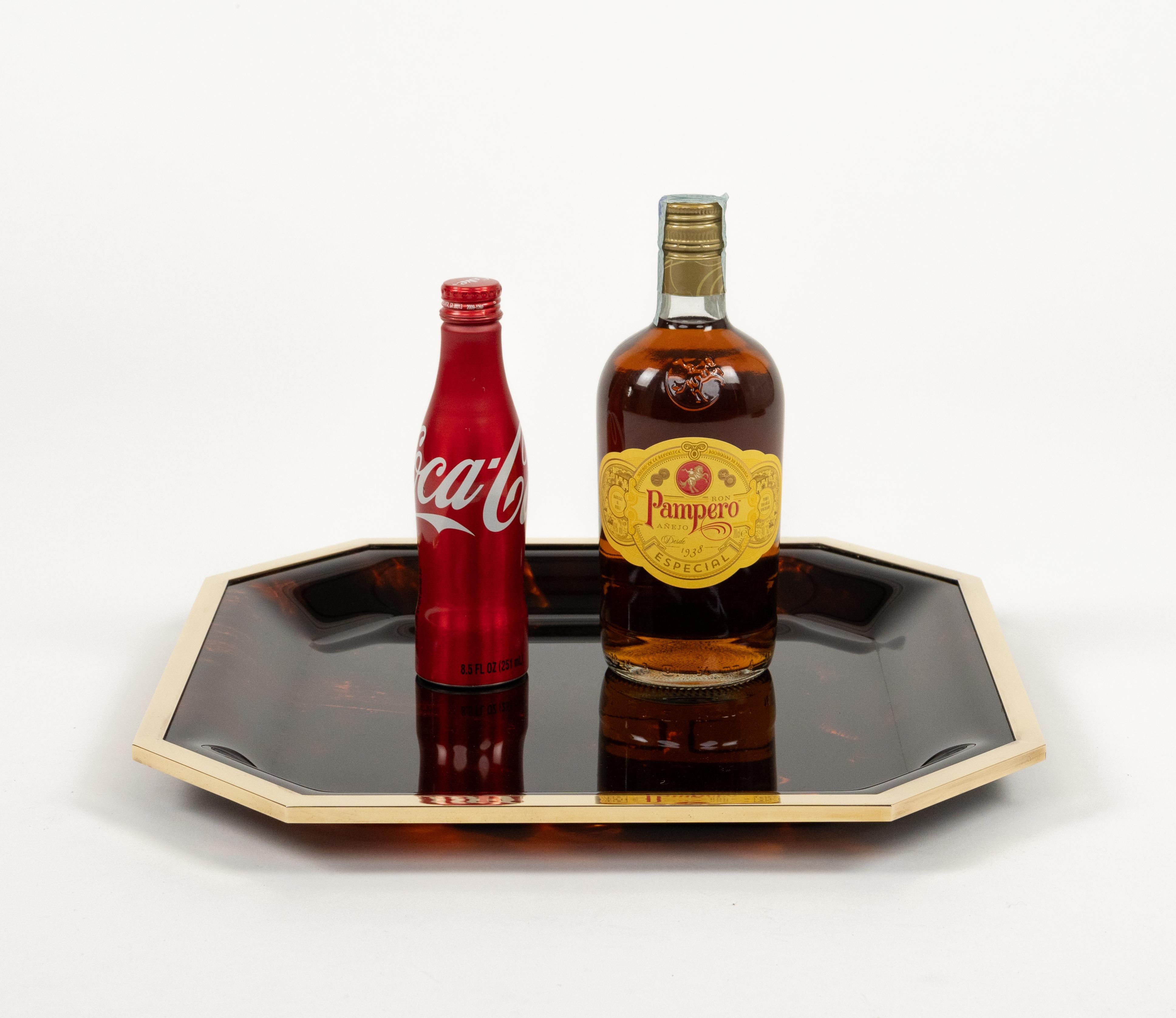Paar Serviertabletts aus Schildpatt Lucite und Messing Dior Home Style, Italien 1970er Jahre im Angebot 7