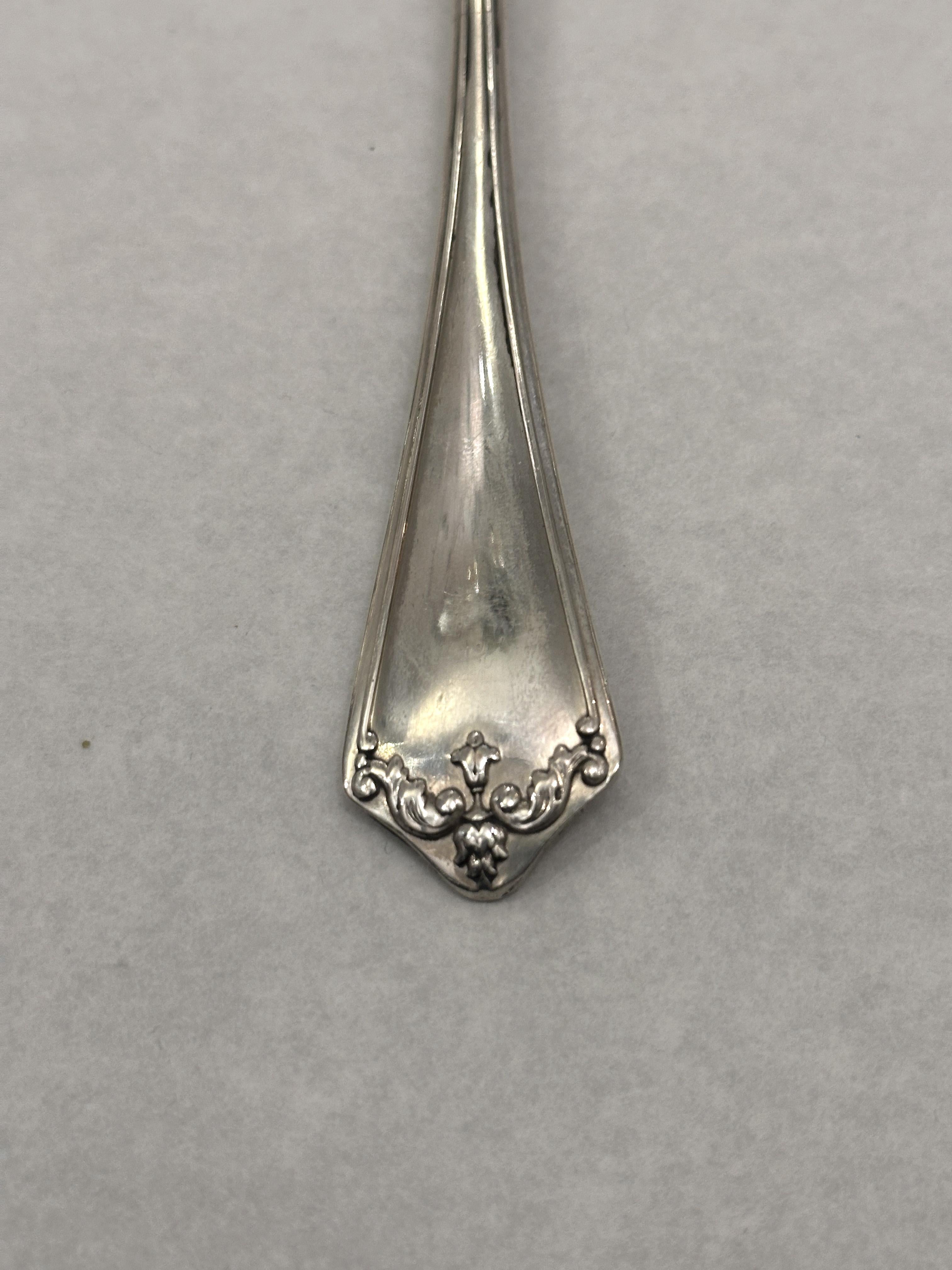 Paar Servierbesteck (Gabel und Löffel) aus massivem Silber - Jean Granvigne, Paris (20. Jahrhundert) im Angebot