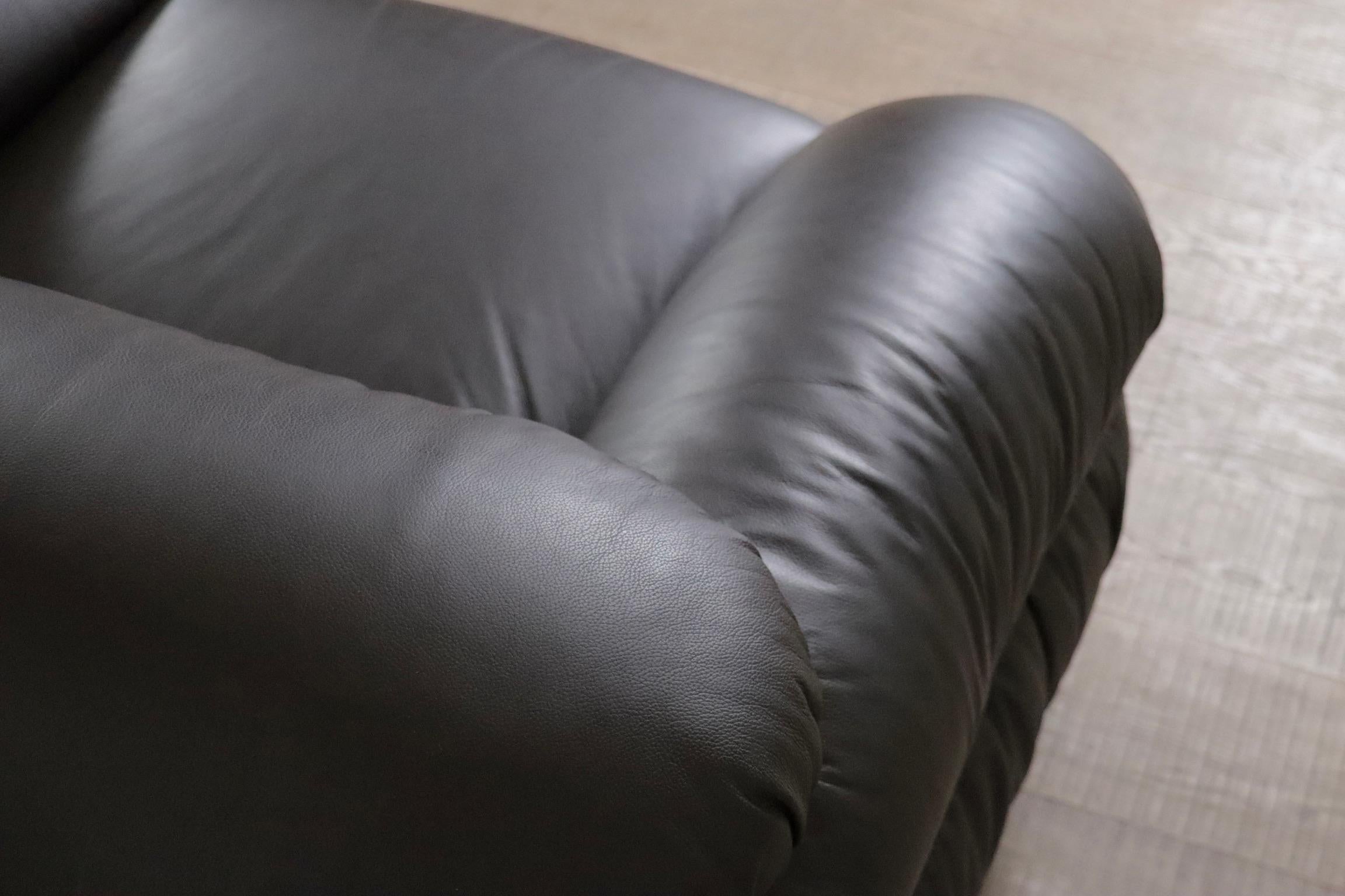 Paar Sesann Lounge Chairs Gianfranco Frattini In braunem Leder, Cassina 1969 im Angebot 2