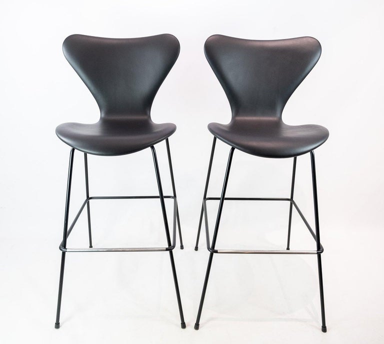 Pair of Seven Bar Stools, Model 3187/3197, by Arne Jacobsen and Fritz  Hansen at 1stDibs | arne jacobsen bar stool