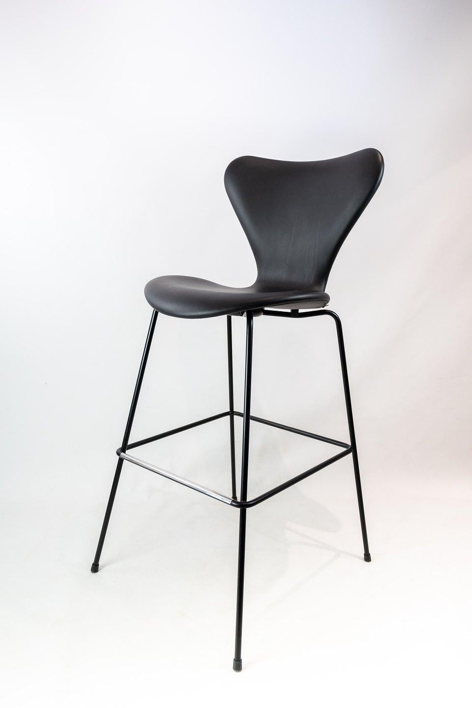 arne jacobsen bar stool