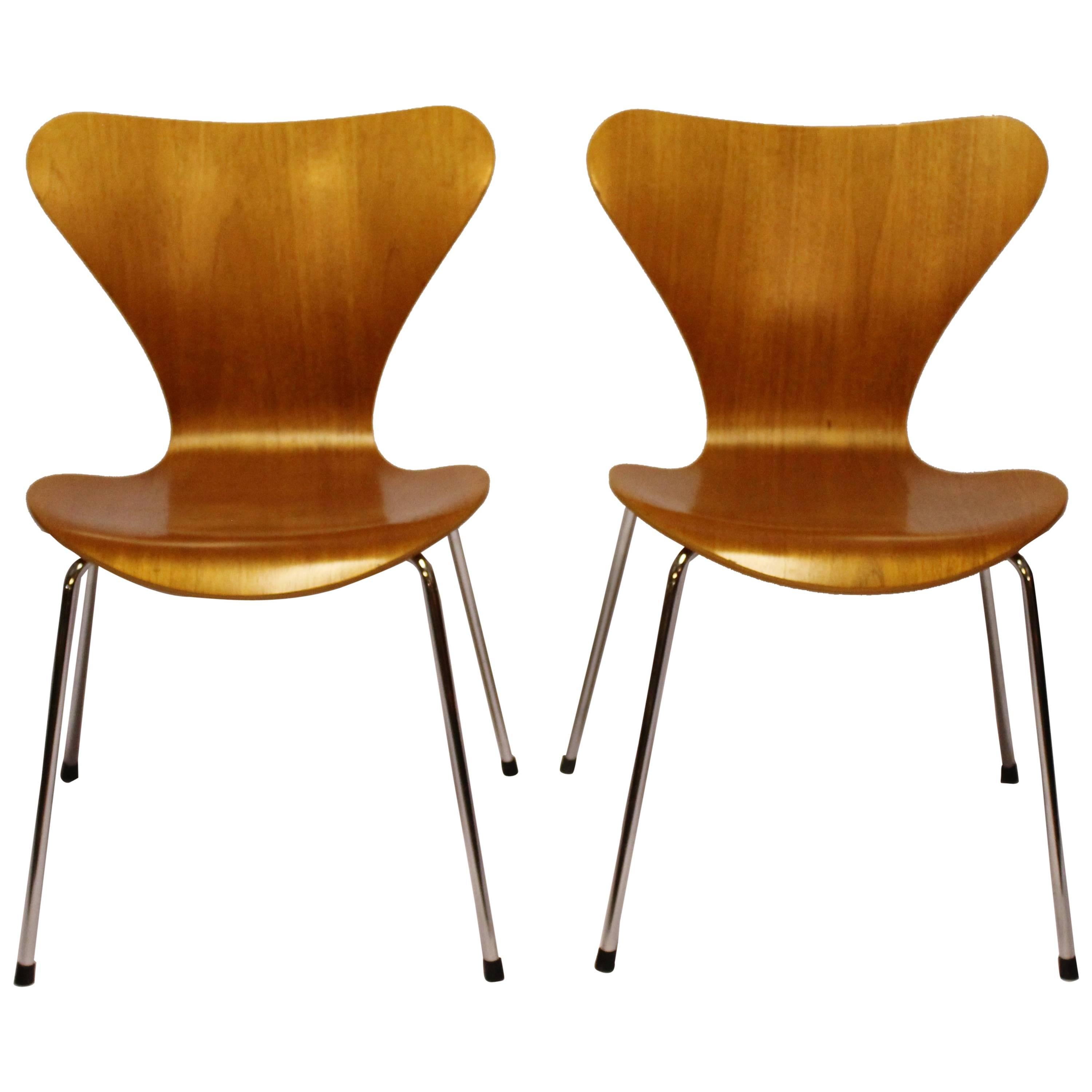 Pair of Seven Chairs, Model 3107, Teak by Arne Jacobsen and Fritz Hansen, 1996