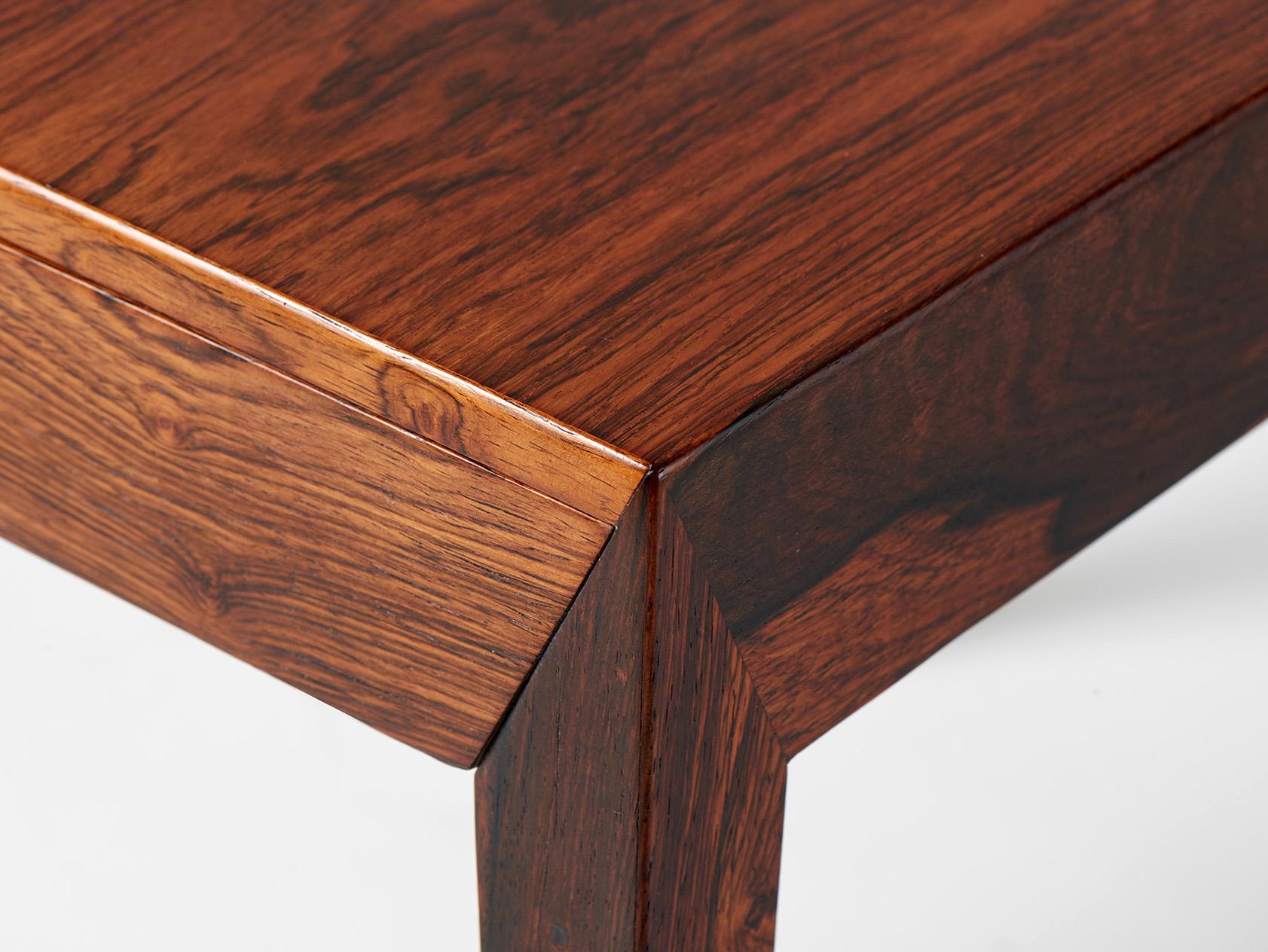 Danois Paire de tables d'appoint en palissandre de Severin Hansen années 1950 en vente