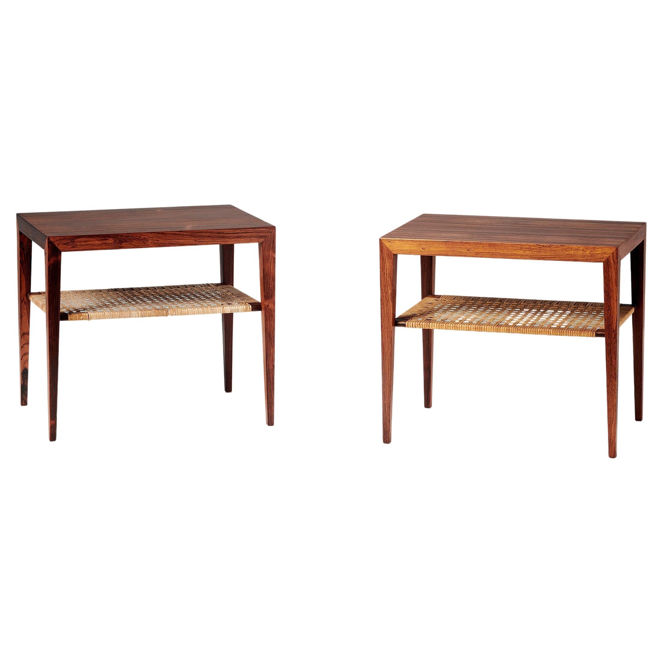 Paire de tables d'appoint en palissandre de Severin Hansen avec étagères en rotin v1950s