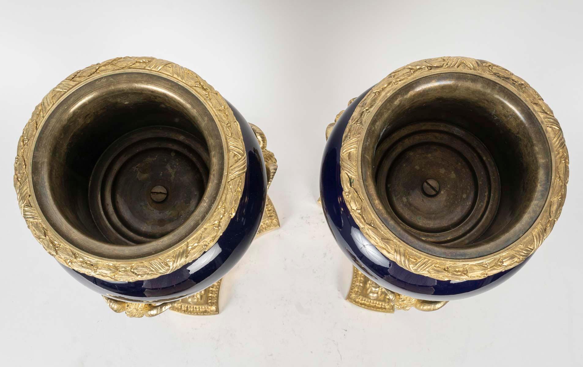 Pair of Sèvres Blue Porcelain Cassolettes, Napoleon III Period, 19th Century. For Sale 1