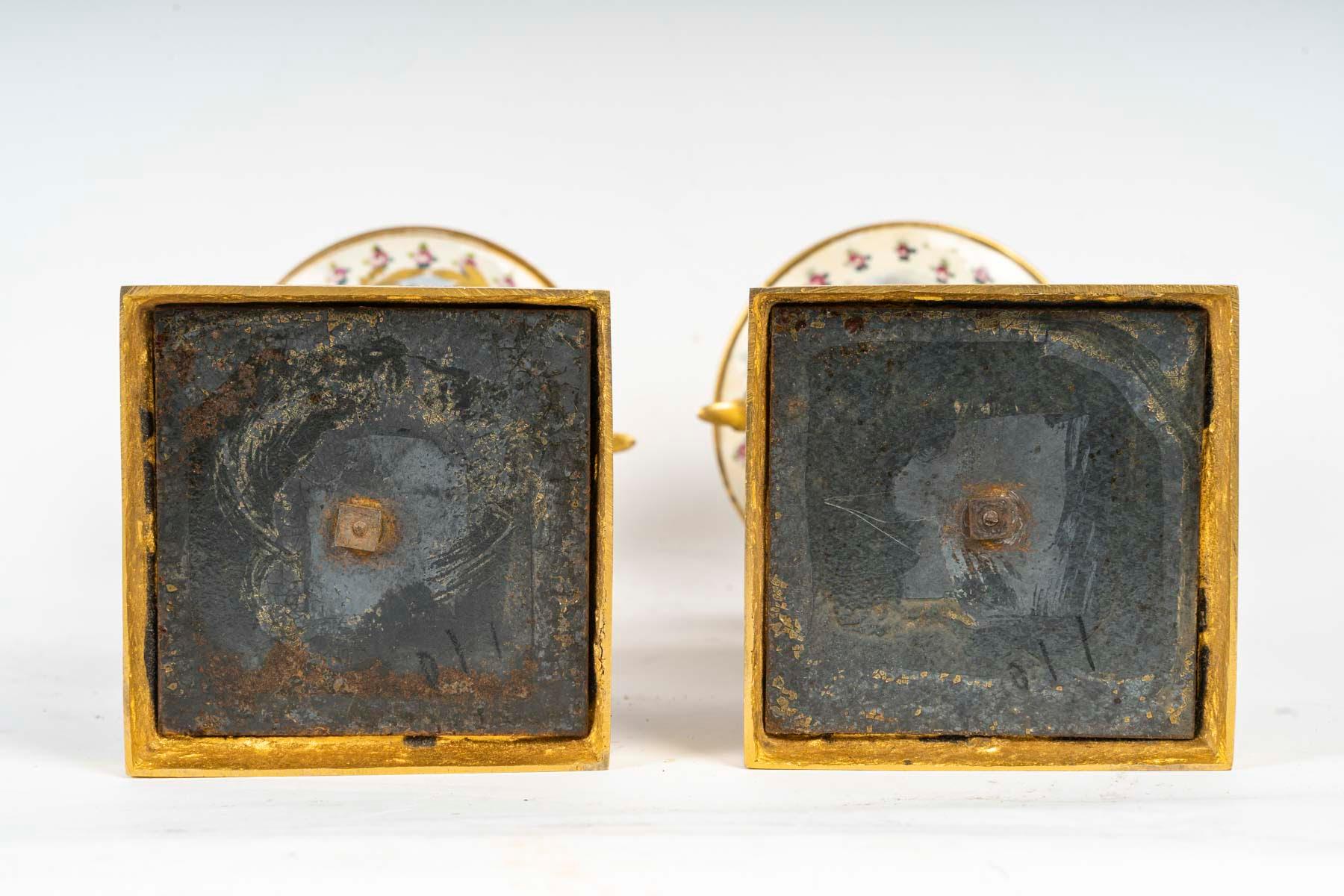 Coppia di cassette di Sèvres in porcellana e bronzo dorato in stile Impero. in vendita 3