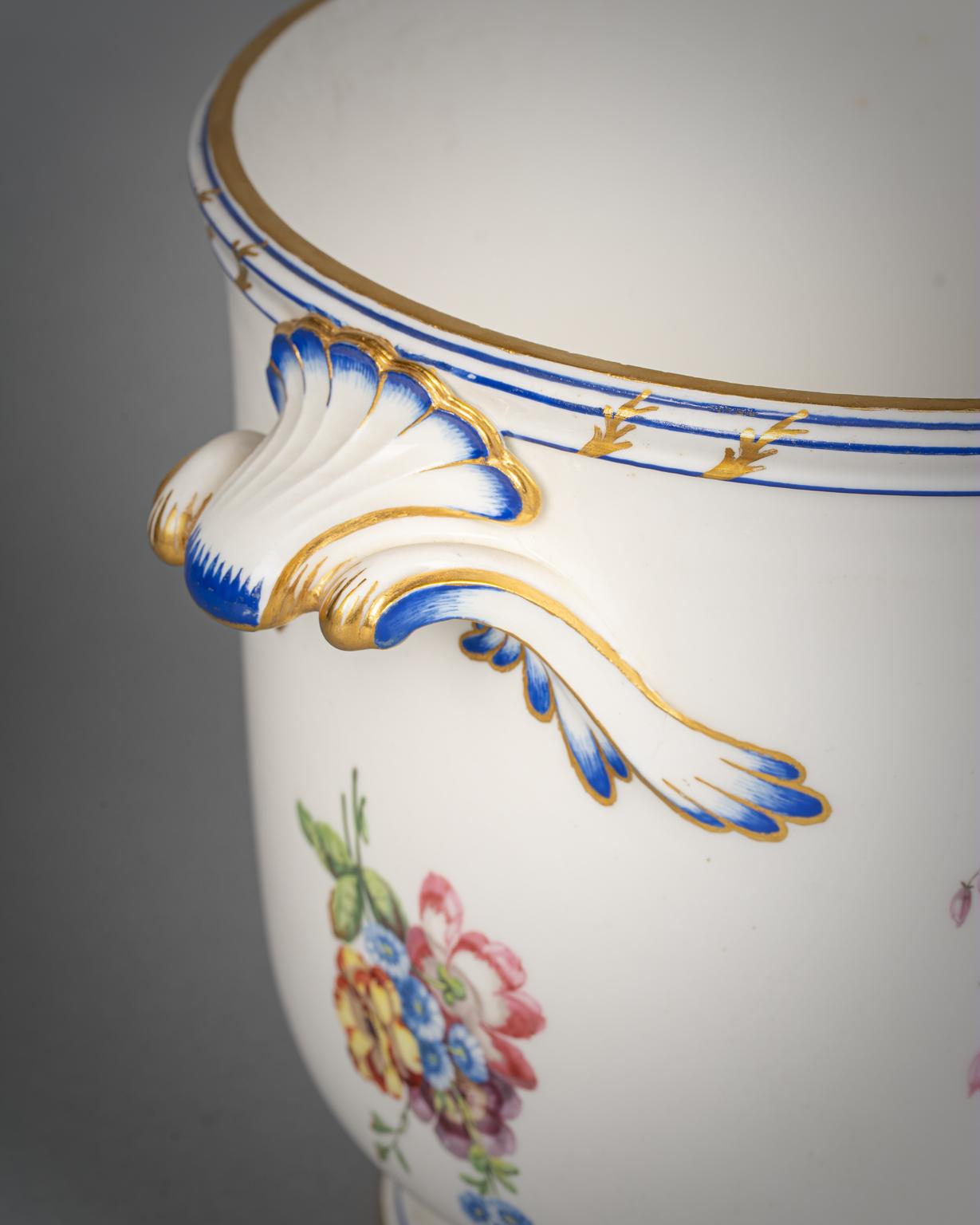 Francese Pair of Sevres Porcelain Cachepots, Dated 1776 in vendita