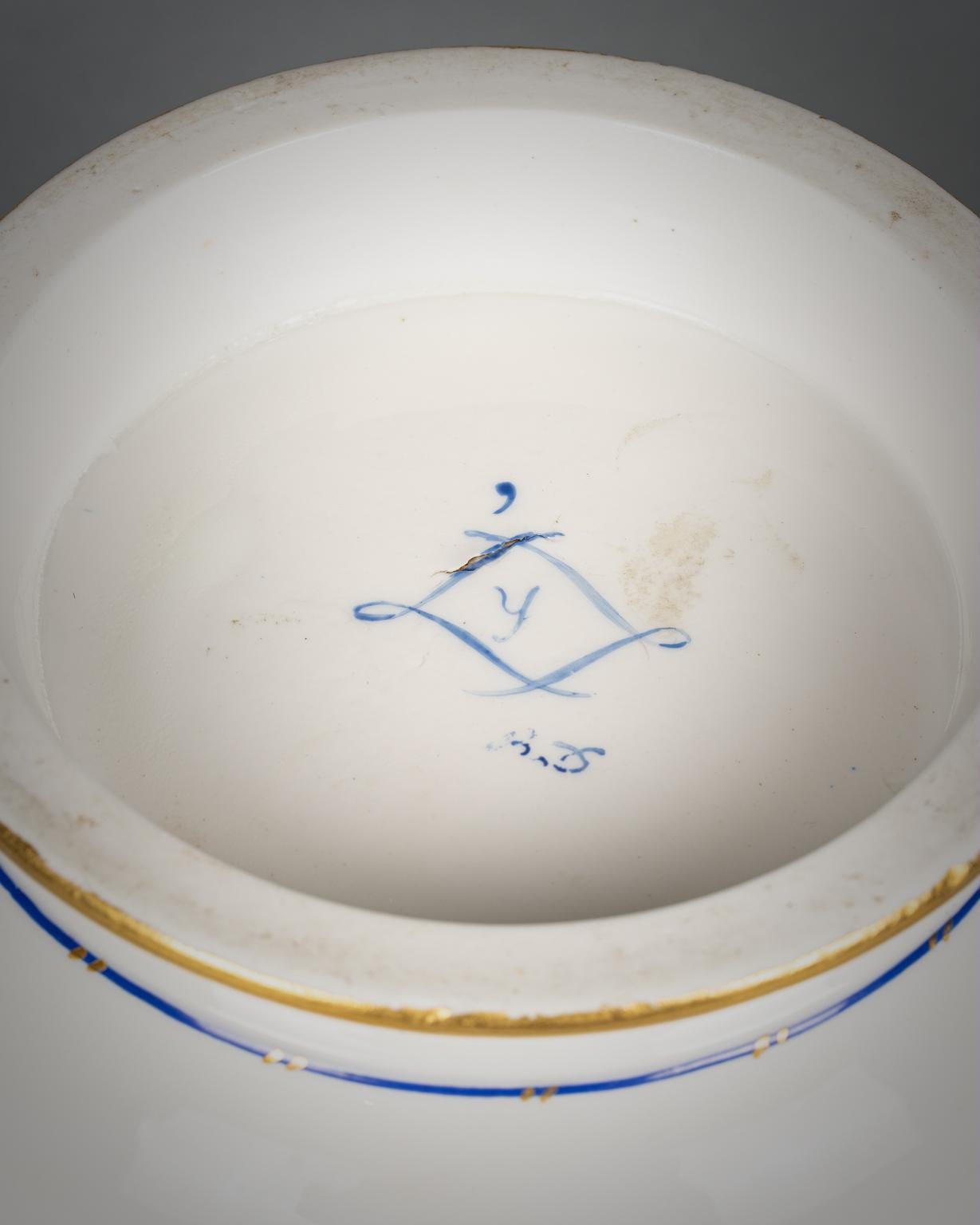 Pair of Sevres Porcelain Cachepots, Dated 1776 In condizioni buone in vendita a New York, NY