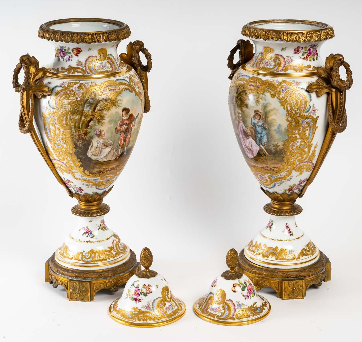 Gilt Pair of Sèvres porcelain covered vases, 19th century