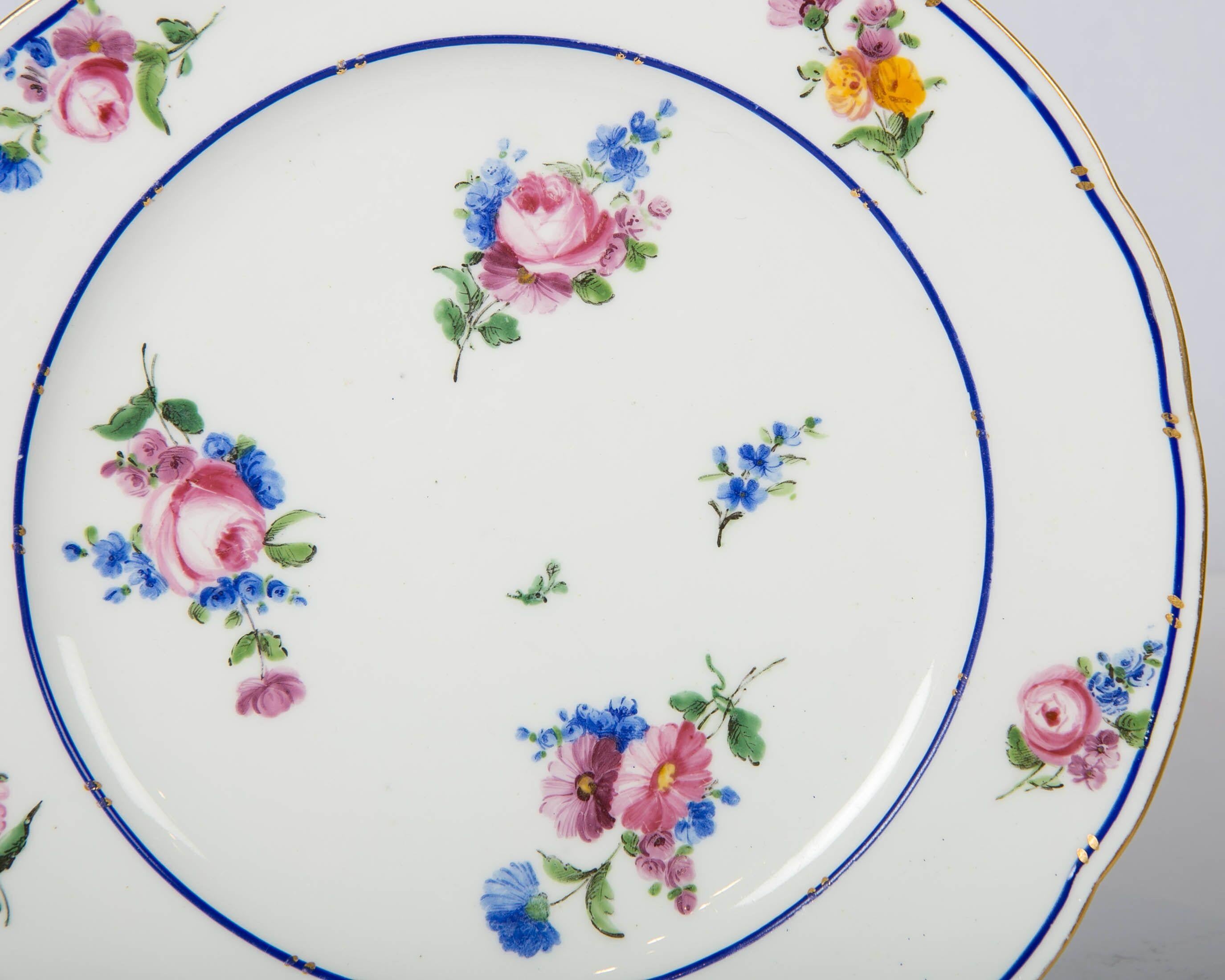 Pair of Sèvres Porcelain Dishes Painted with Delicate Flowers Made France In Excellent Condition In Katonah, NY