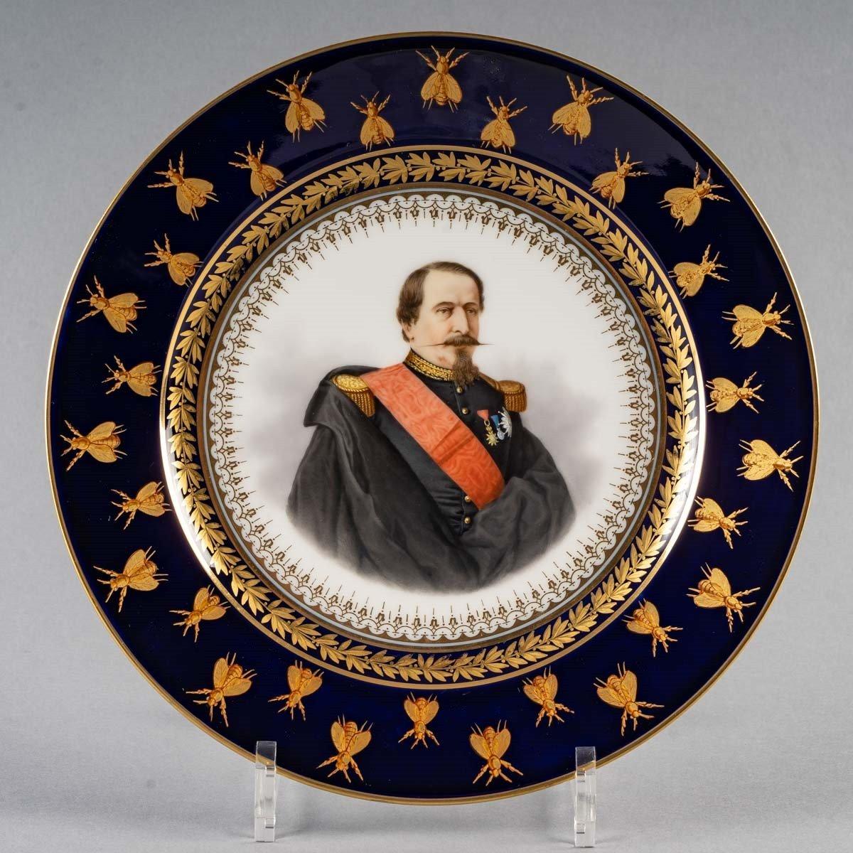 Pair of Sevres Porcelain Plates of Napoleon III and Eugenie For Sale 4