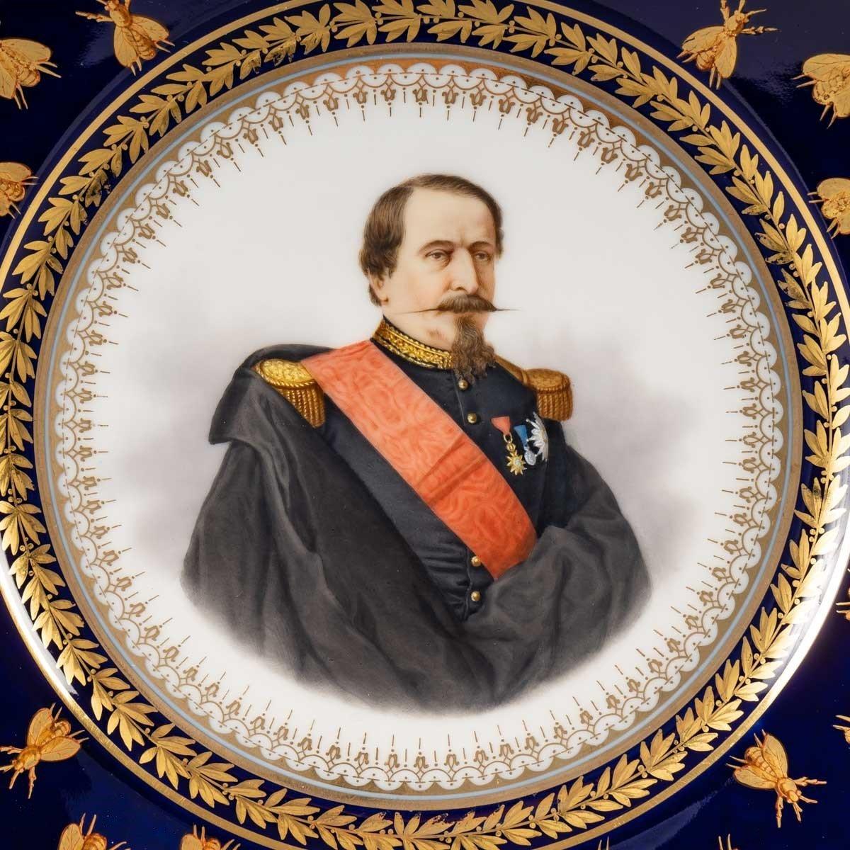 Paar Sevres-Porzellanteller von Napoleon III. und Eugenie (Französisch) im Angebot