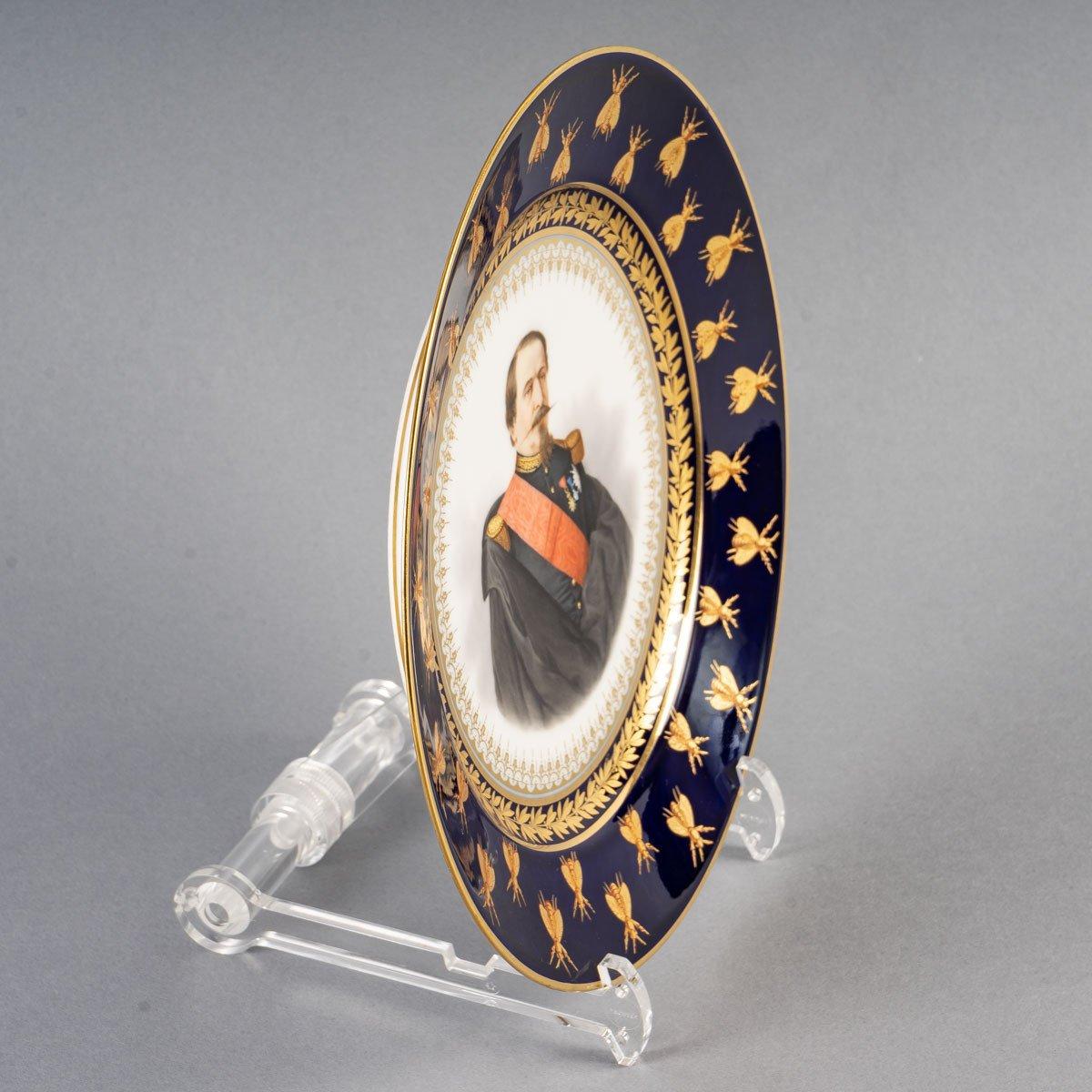 Paar Sevres-Porzellanteller von Napoleon III. und Eugenie (19. Jahrhundert) im Angebot