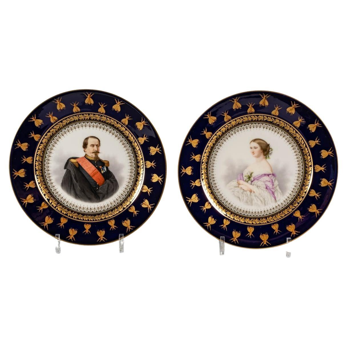 Paire d'assiettes en porcelaine de Sèvres représentant Napoléon III et Eugénie