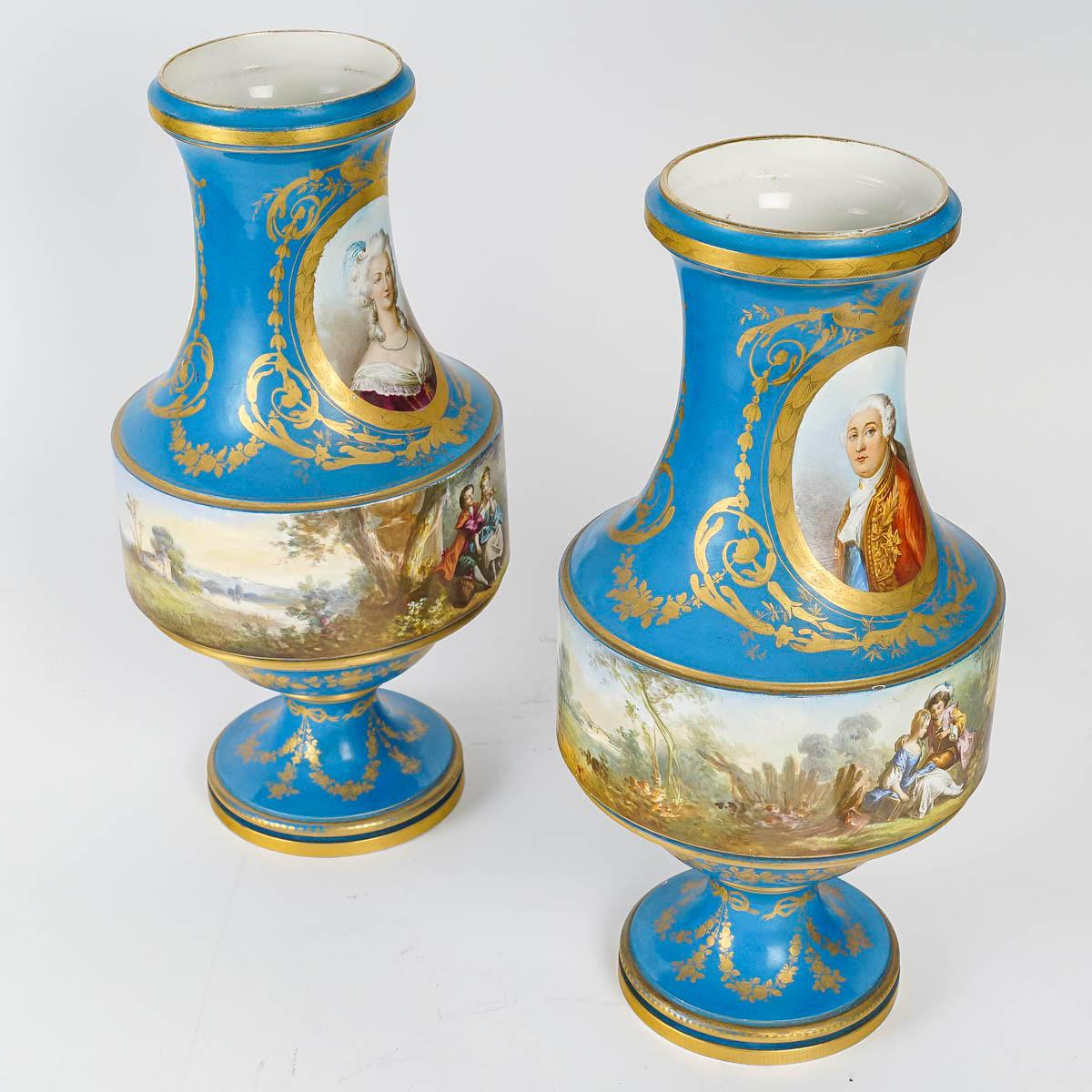 Pair of Sèvres Porcelain Vases, Napoleon III Period, 19th Century. For Sale 3