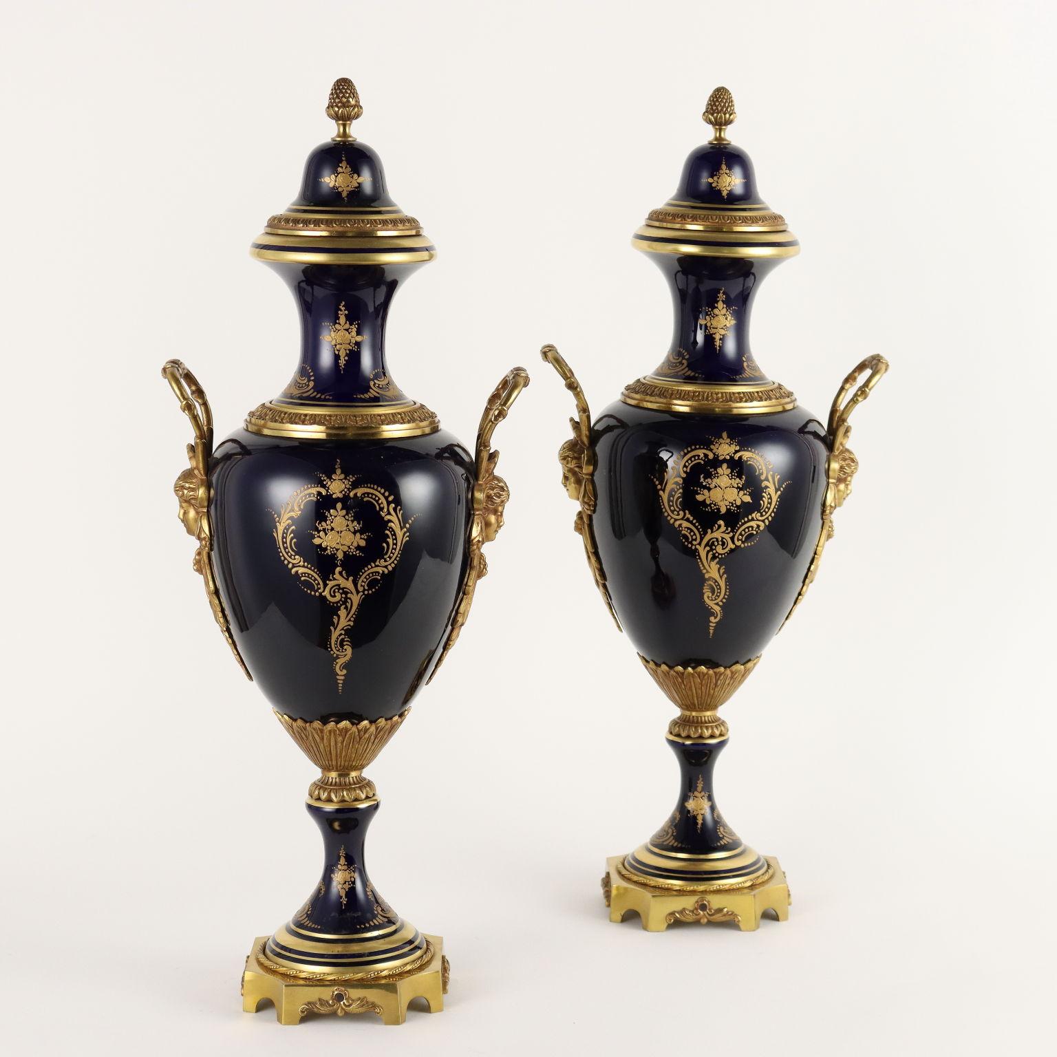 Pair of Sèvres Porcelain Vases, XXth Century For Sale 2