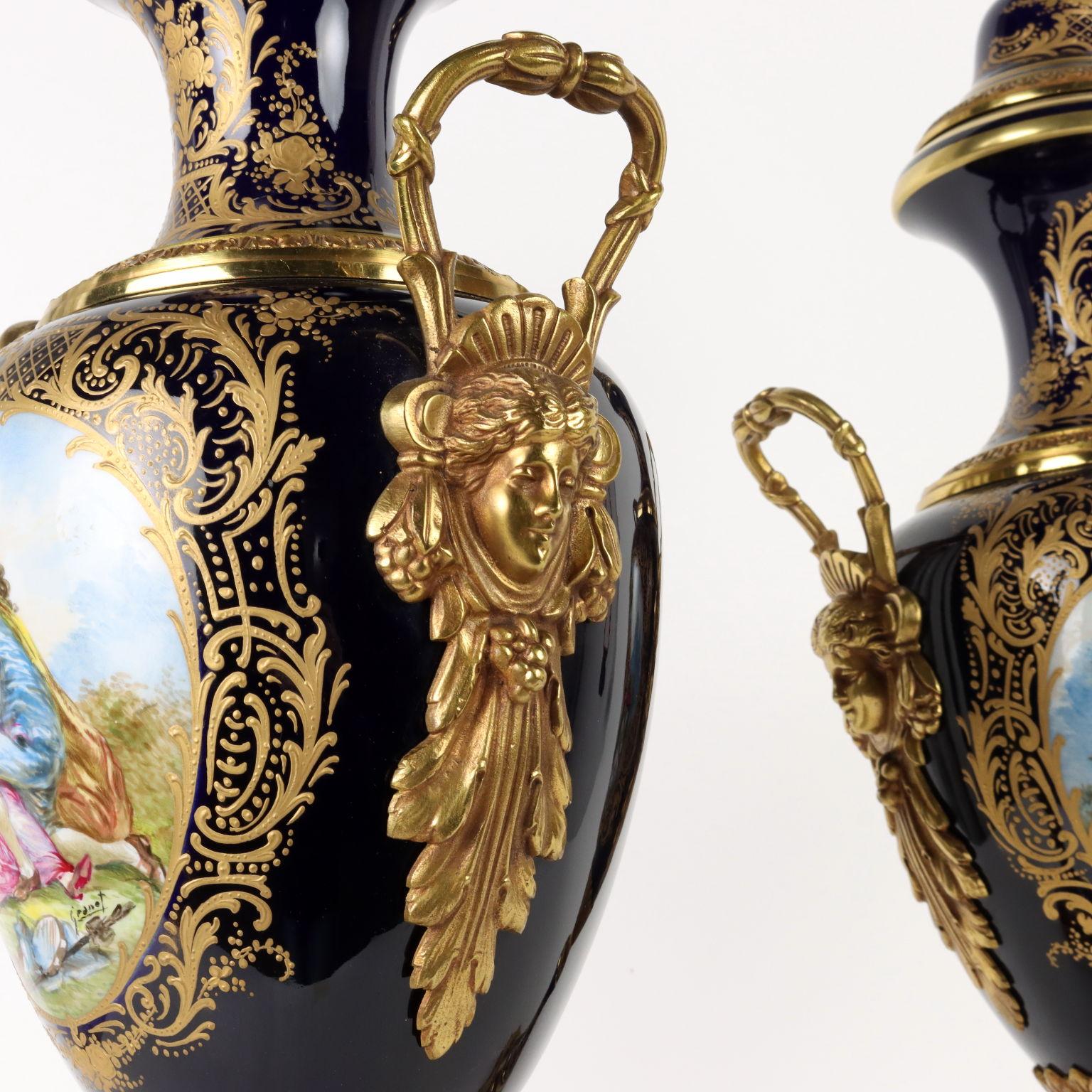 20ième siècle Paire de vases en porcelaine de Sèvres, XXe siècle