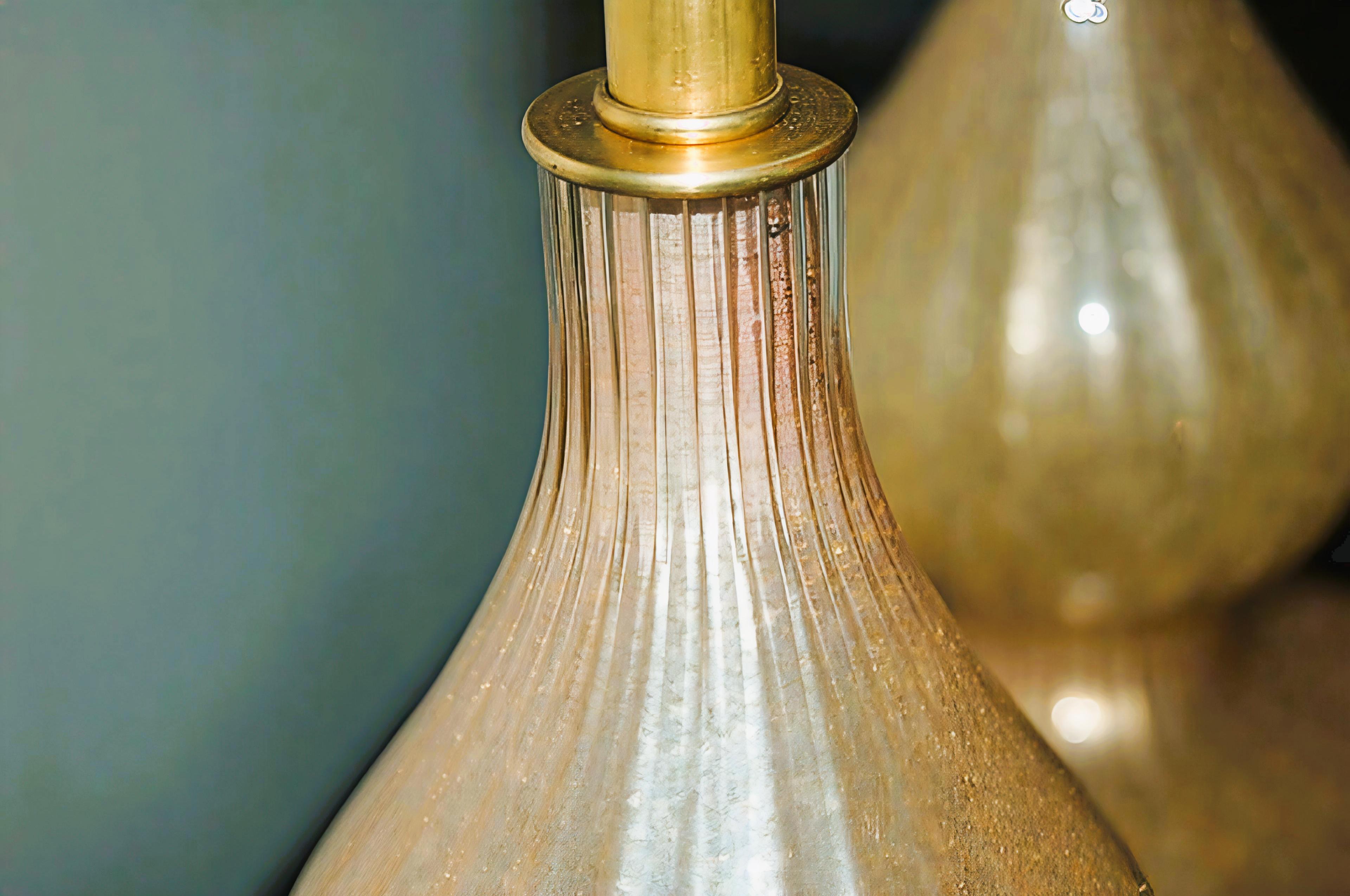 20ième siècle Paire de lampes Vintage Murano en or champagne avec craquelure en vente
