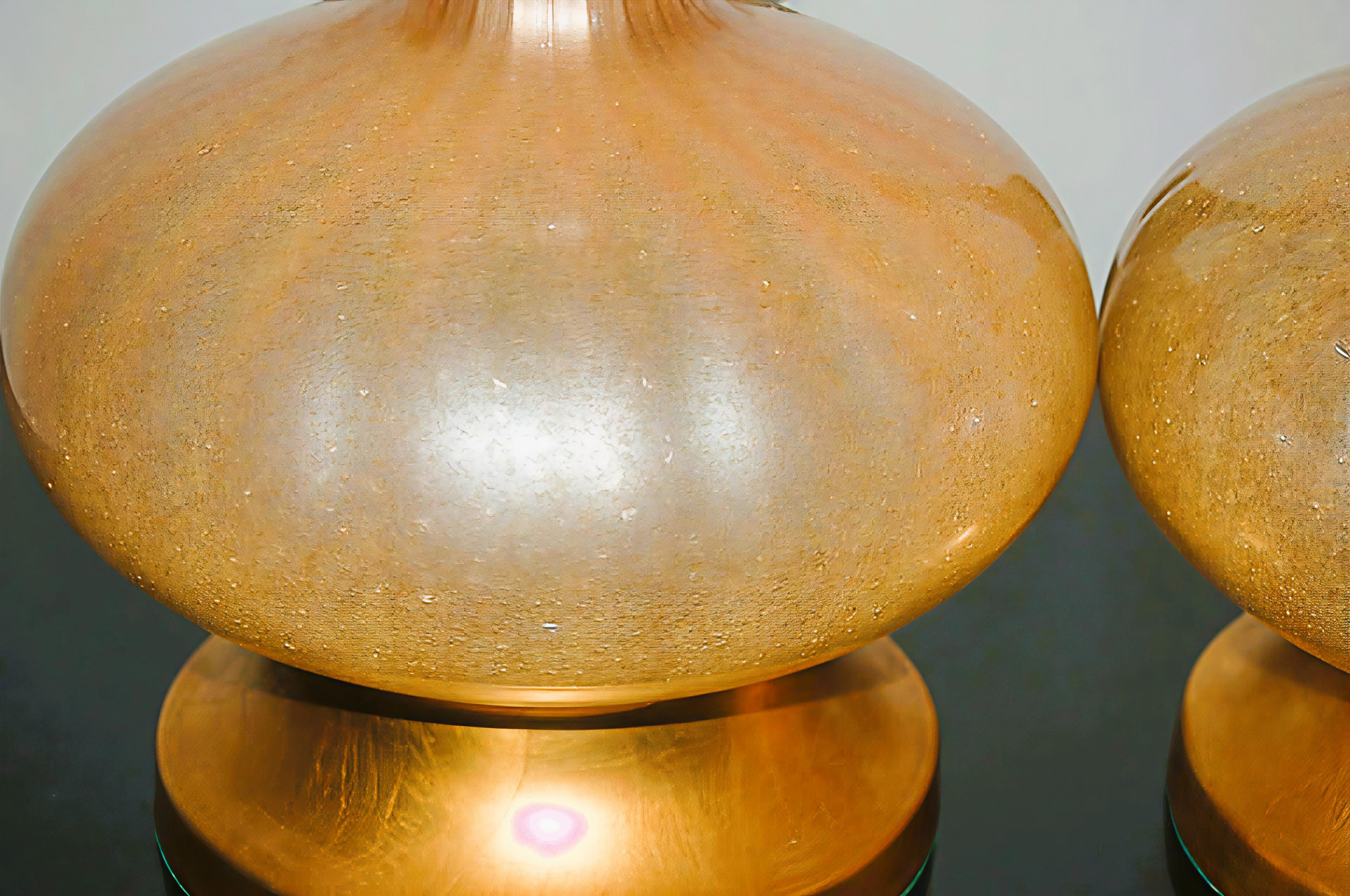 Paire de lampes Vintage Murano en or champagne avec craquelure en vente 2