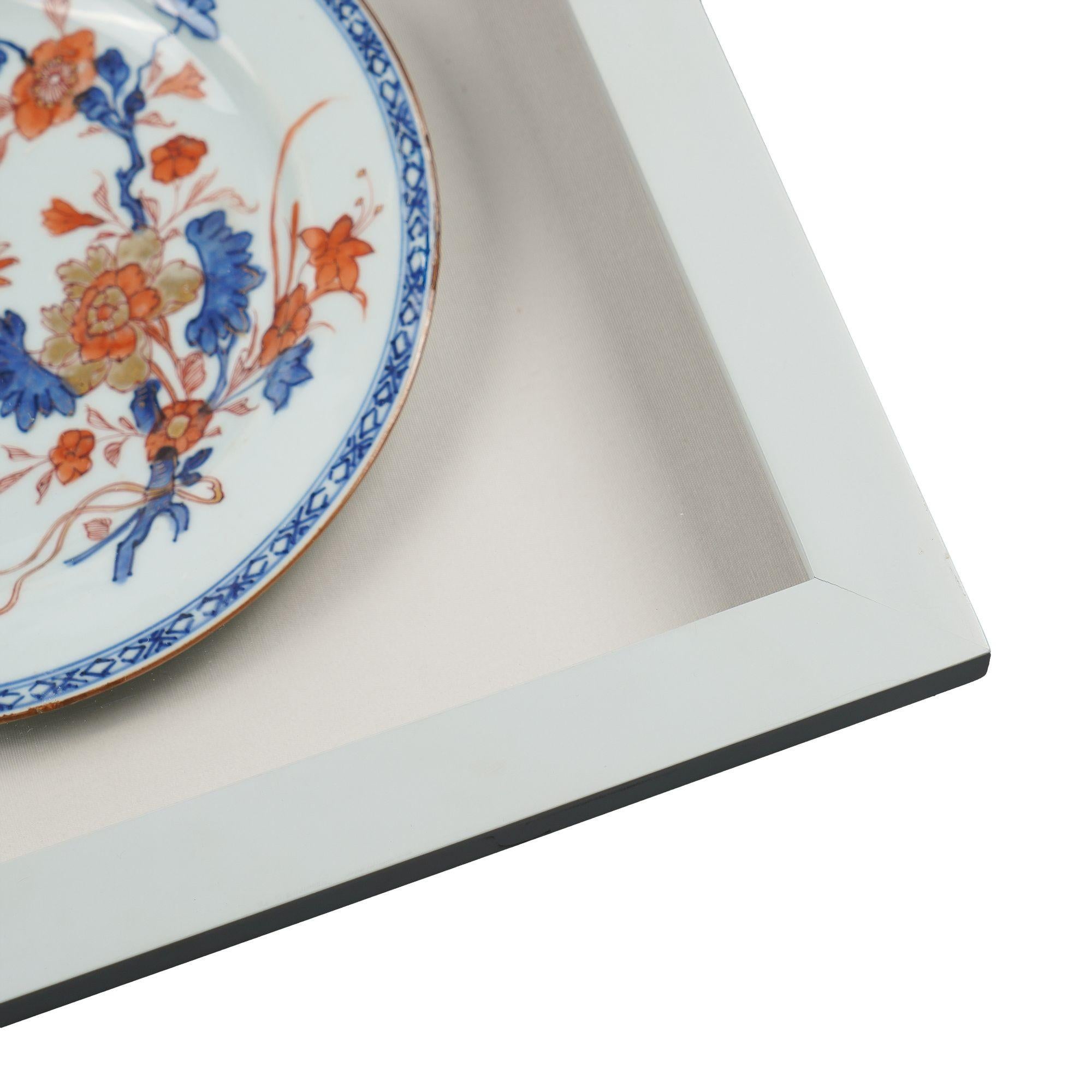 Pair of shadowboxed Chinese Imari plates, c. 1740-60 For Sale 3