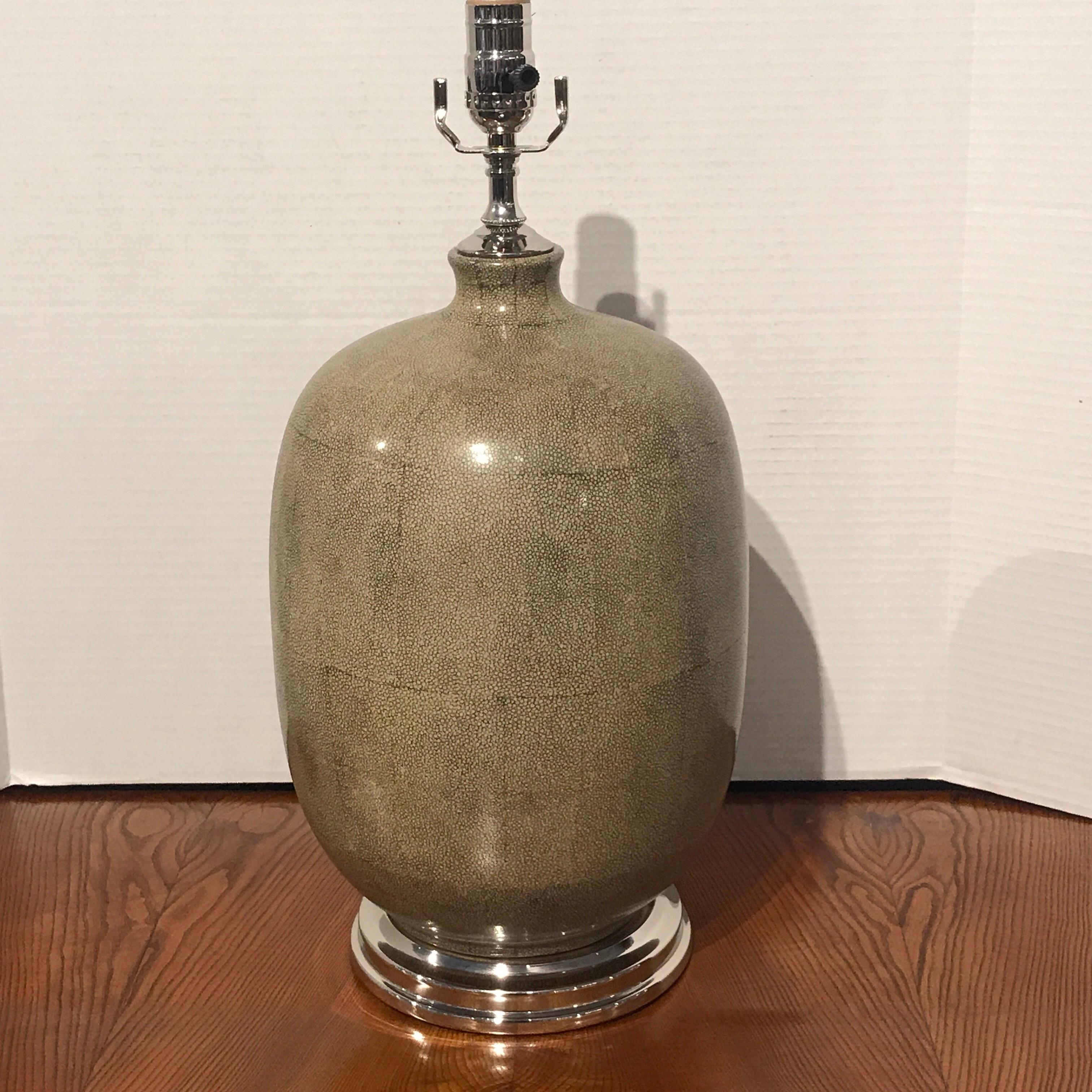 Pareja de jarrones de porcelana Shagreen, ahora como lámparas Moderno en venta