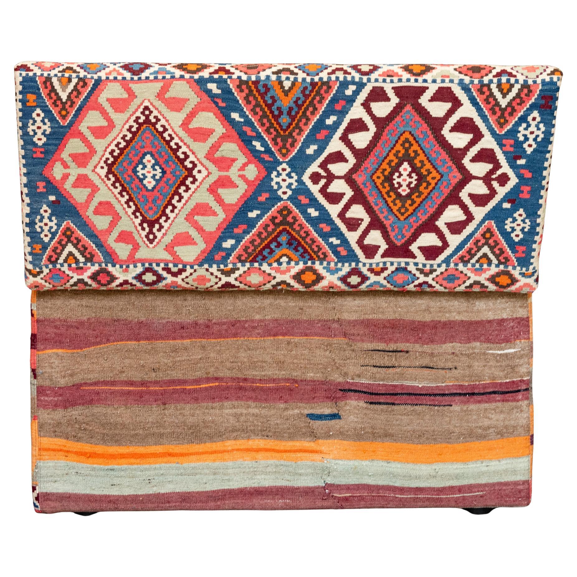 Paar Schahsavan-Kilim-bedeckte Truhen im Angebot 4