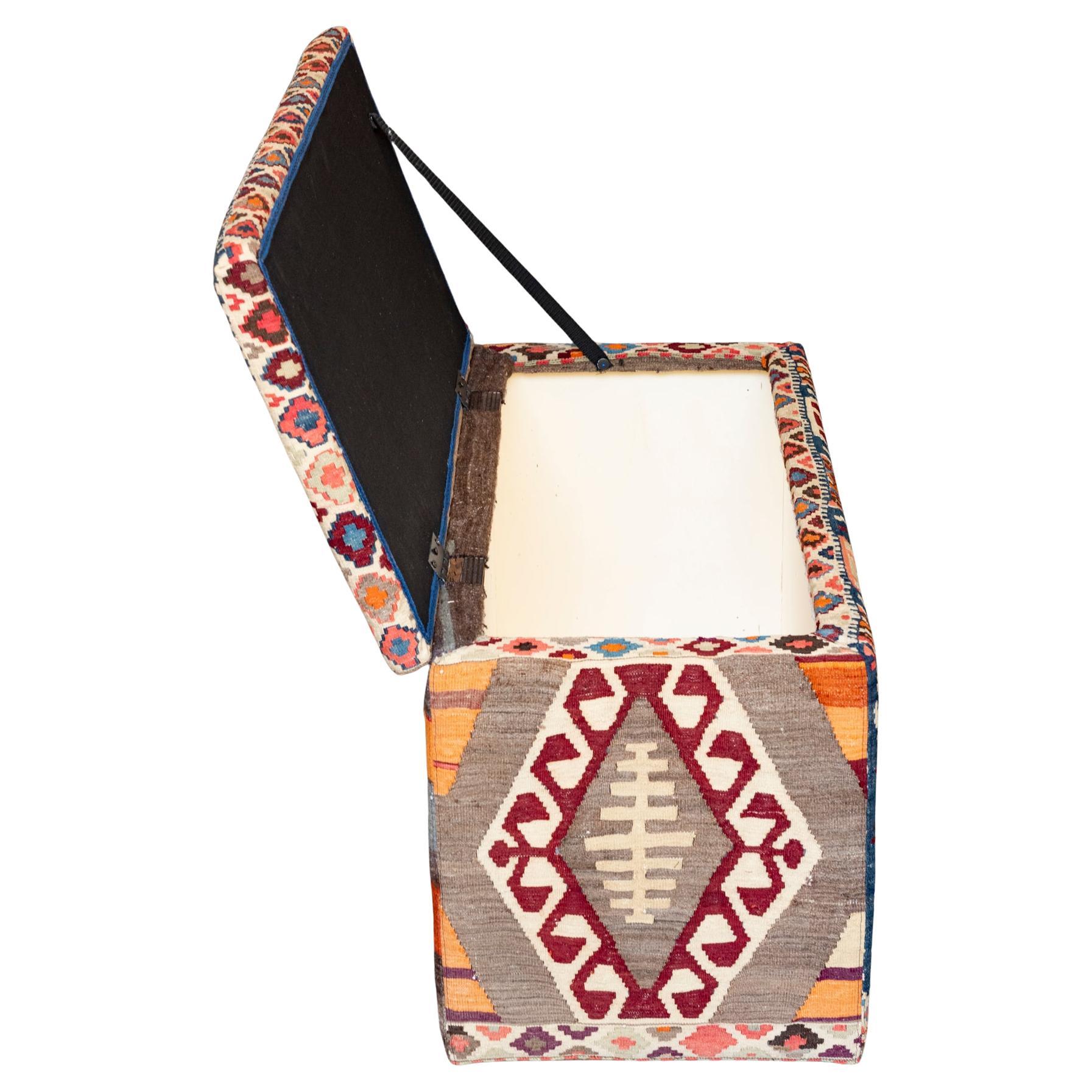 Paar Schahsavan-Kilim-bedeckte Truhen im Zustand „Hervorragend“ im Angebot in Alessandria, Piemonte