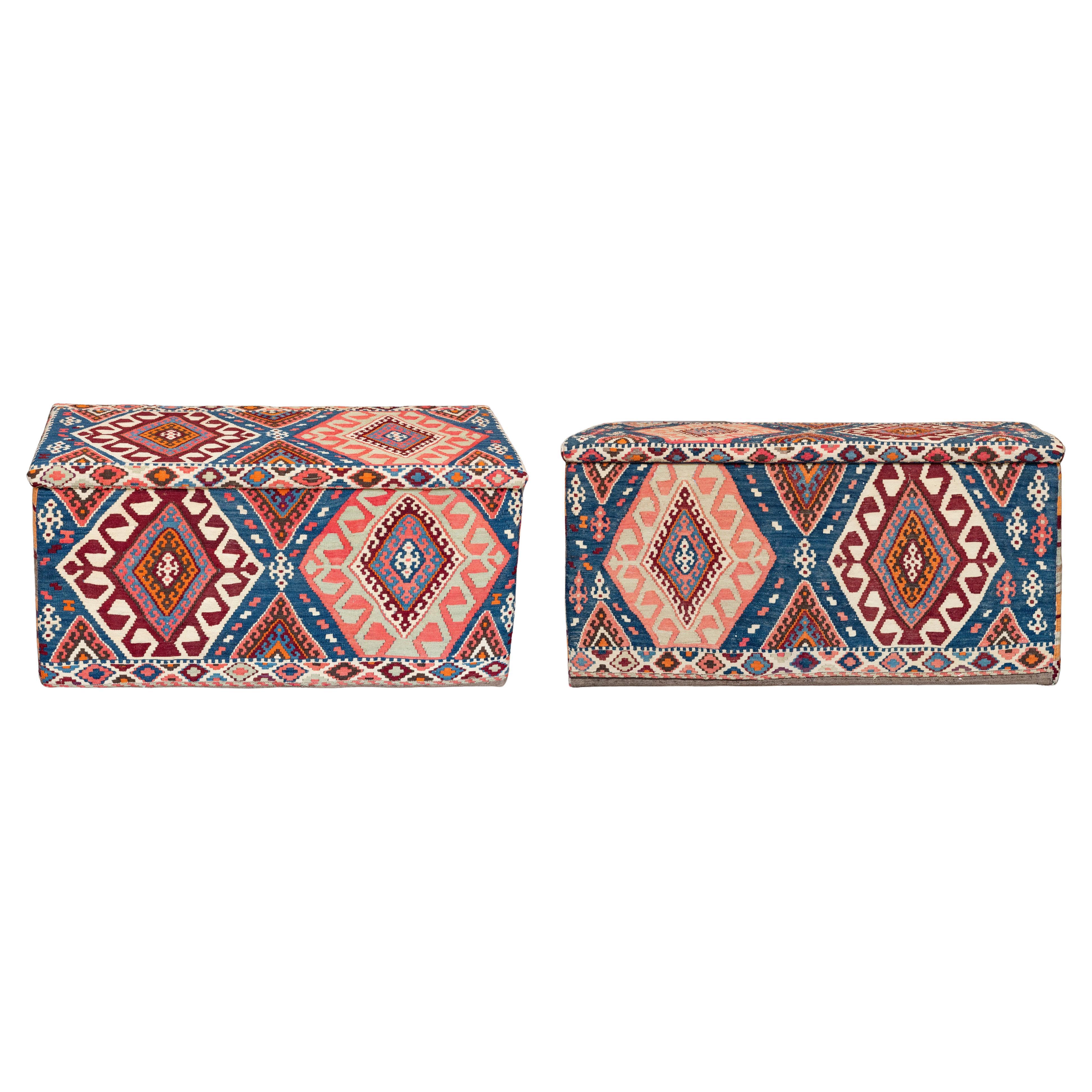 Paar Schahsavan-Kilim-bedeckte Truhen