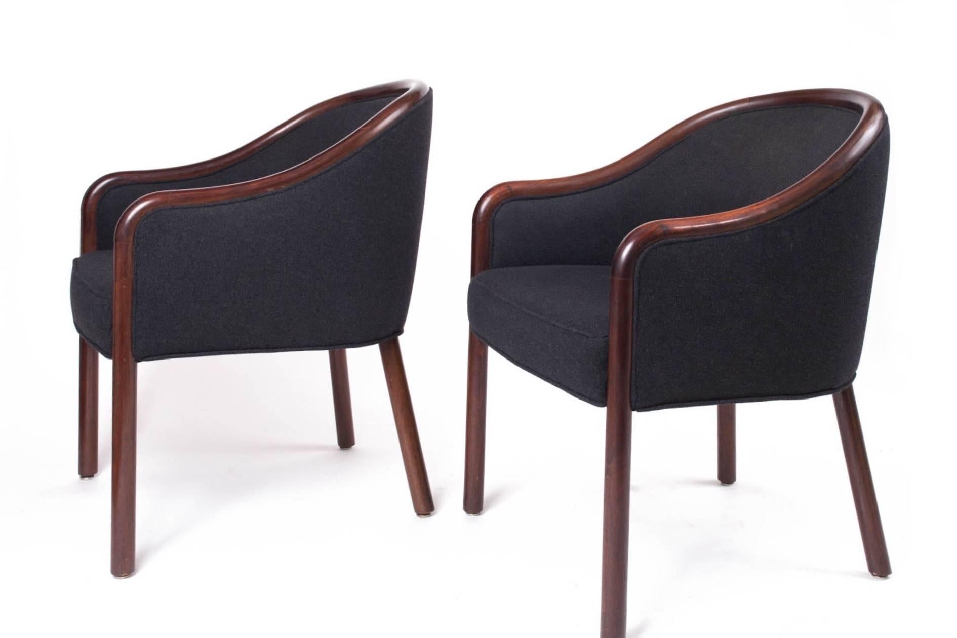 Mid-Century Modern Paire de fauteuils club en bois cintré rembourrés Shapely par Ward Bennett, années 1960
