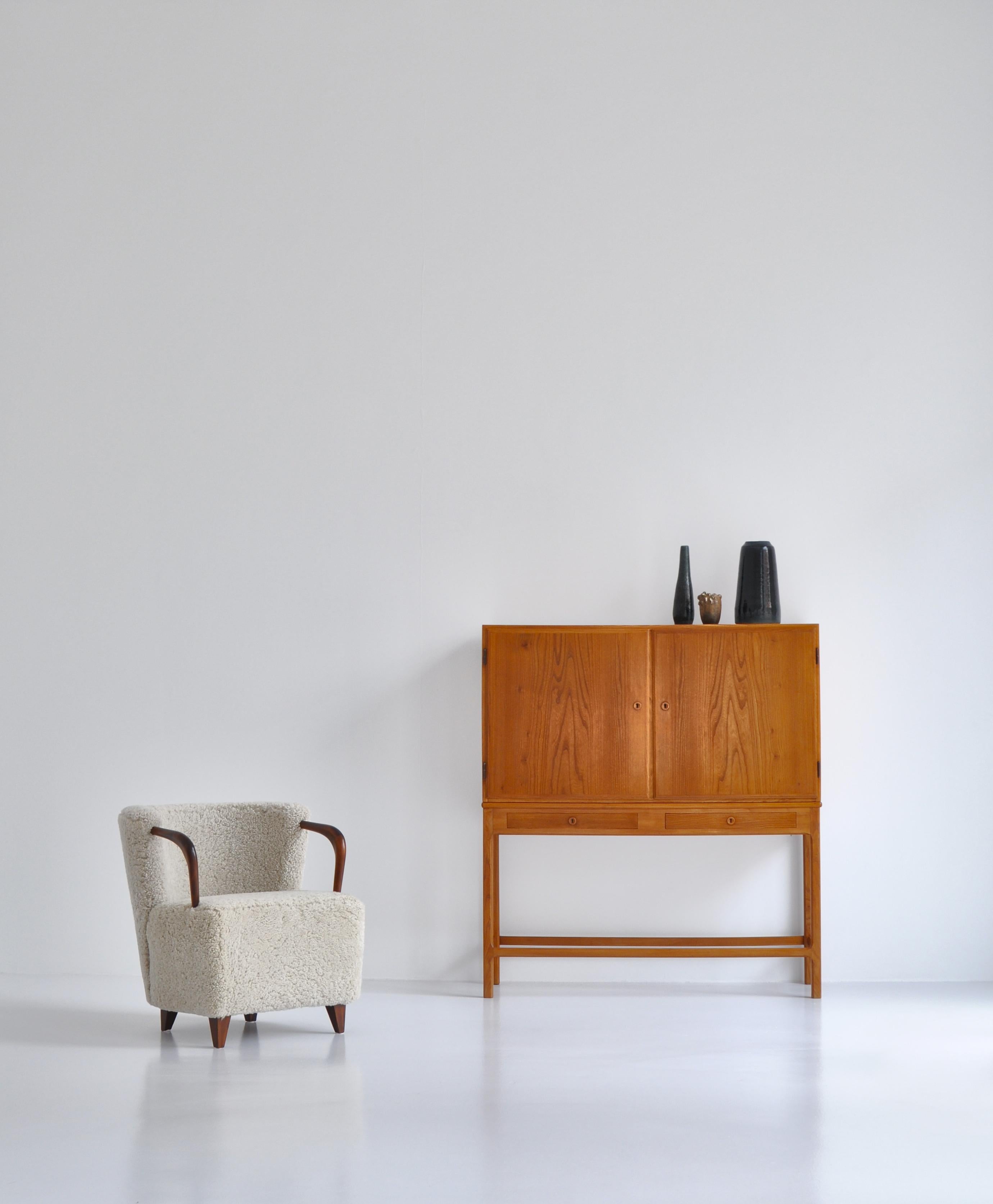 Pair of Sheepskin Armchairs, Danish Cabinetmaker, 1930s Midcentury Design 11