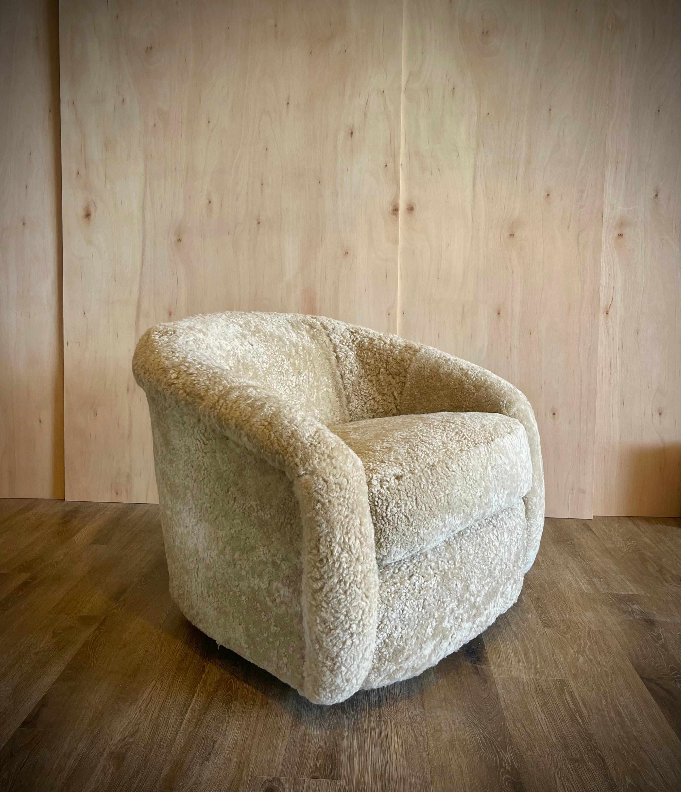 Pair of Sheepskin Swivel Chairs, Milo Baughman for Thayer Coggin style  3