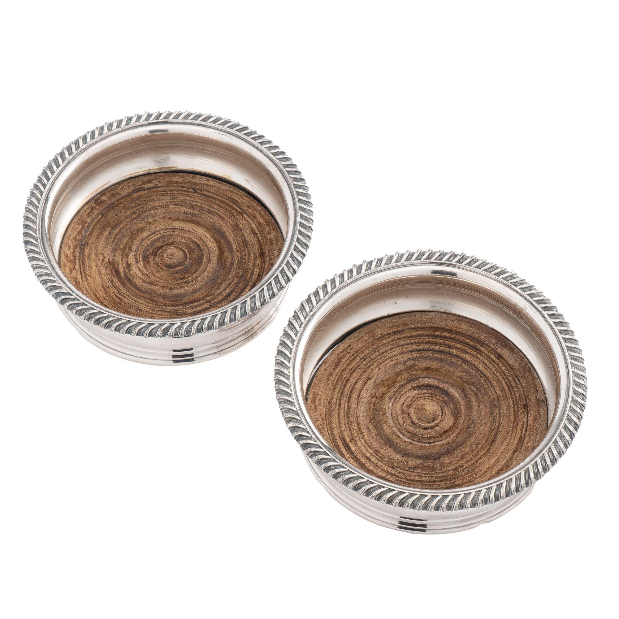 English Pair of Sheffield Wine Coasters with Cast Gadroon Edges on Bombay Sides, 1830
