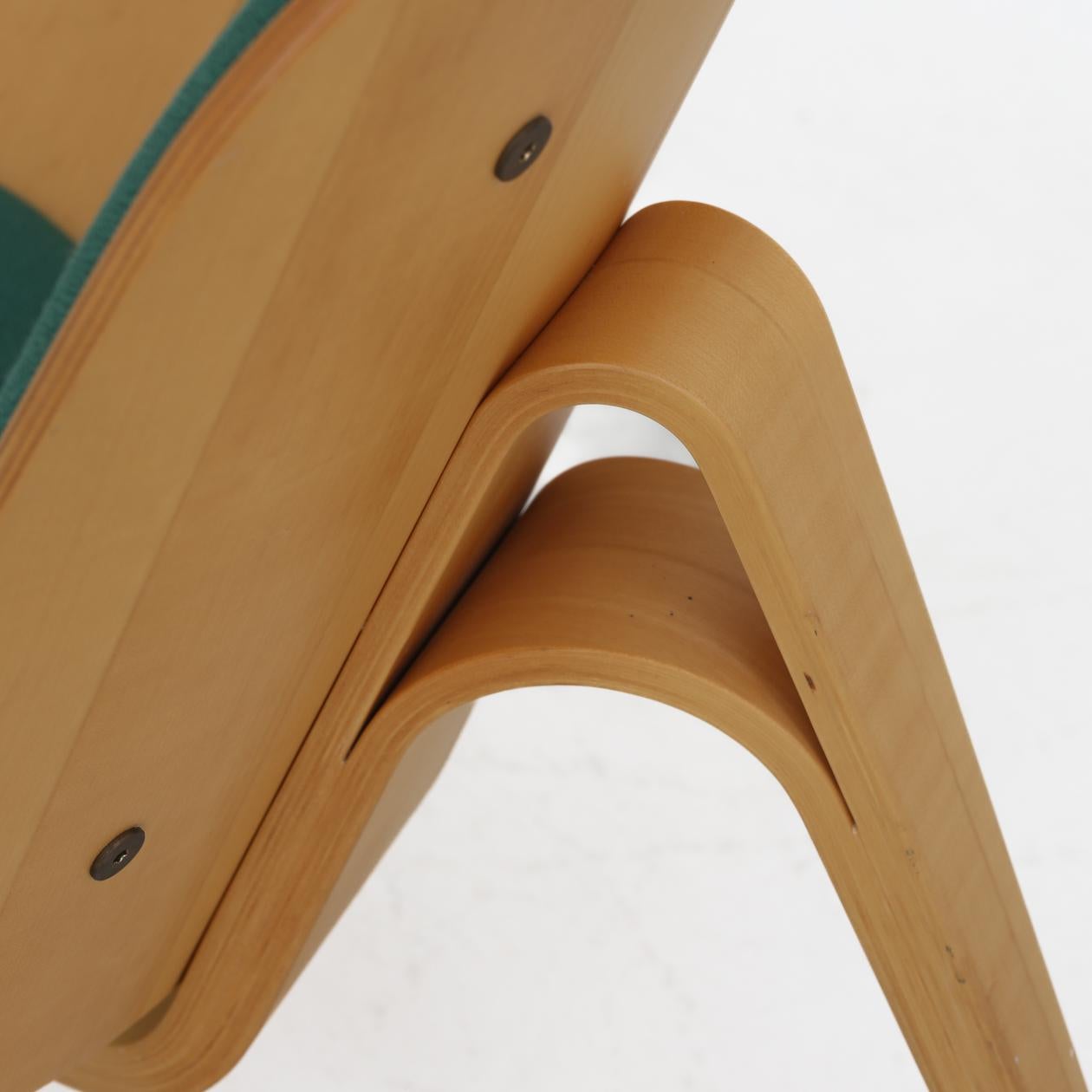 Pair of Shell Chairs in Maple by Hans J. Wegner In Good Condition In Copenhagen, DK