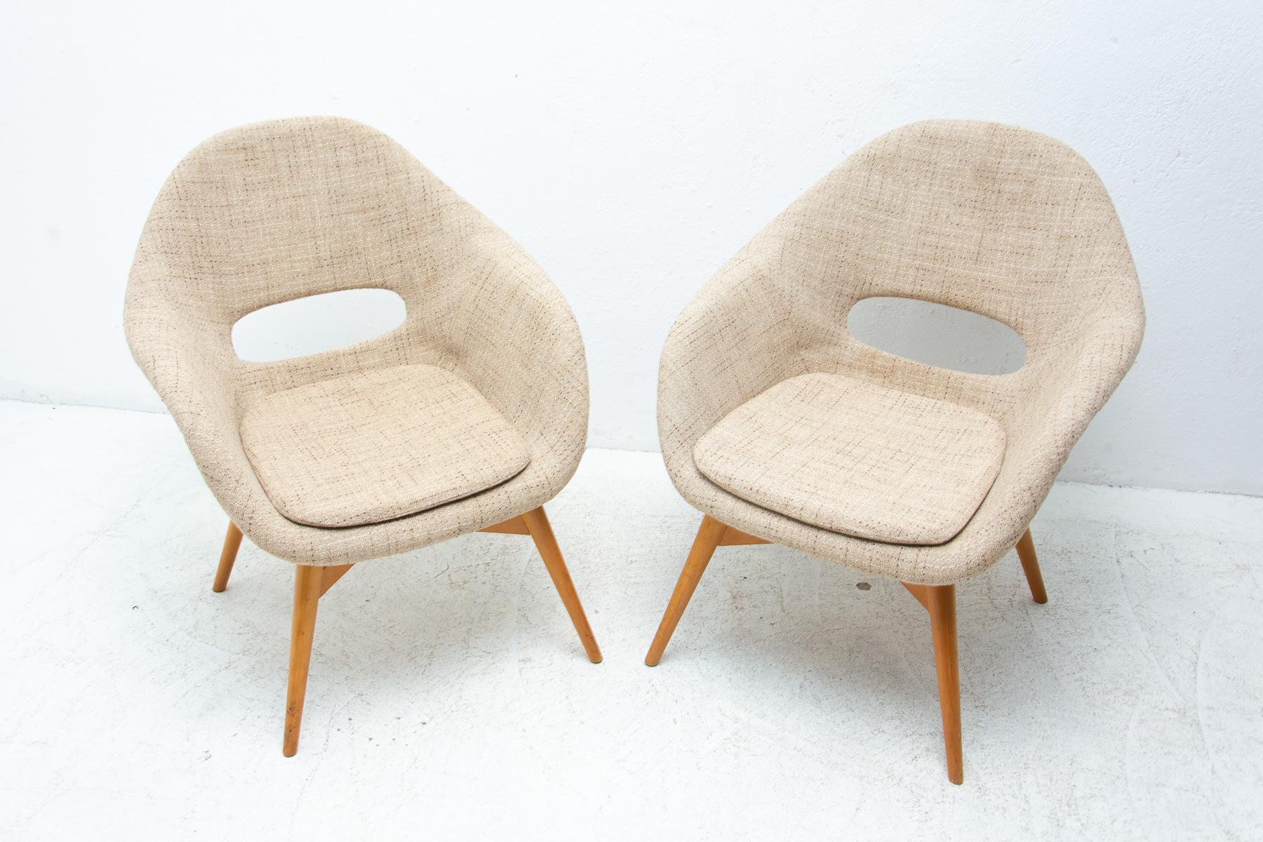 Mid-Century Modern Pair of Shell Fiberglass Lounge Chairs by Miroslav Navrátil, Czechoslovakia 1960